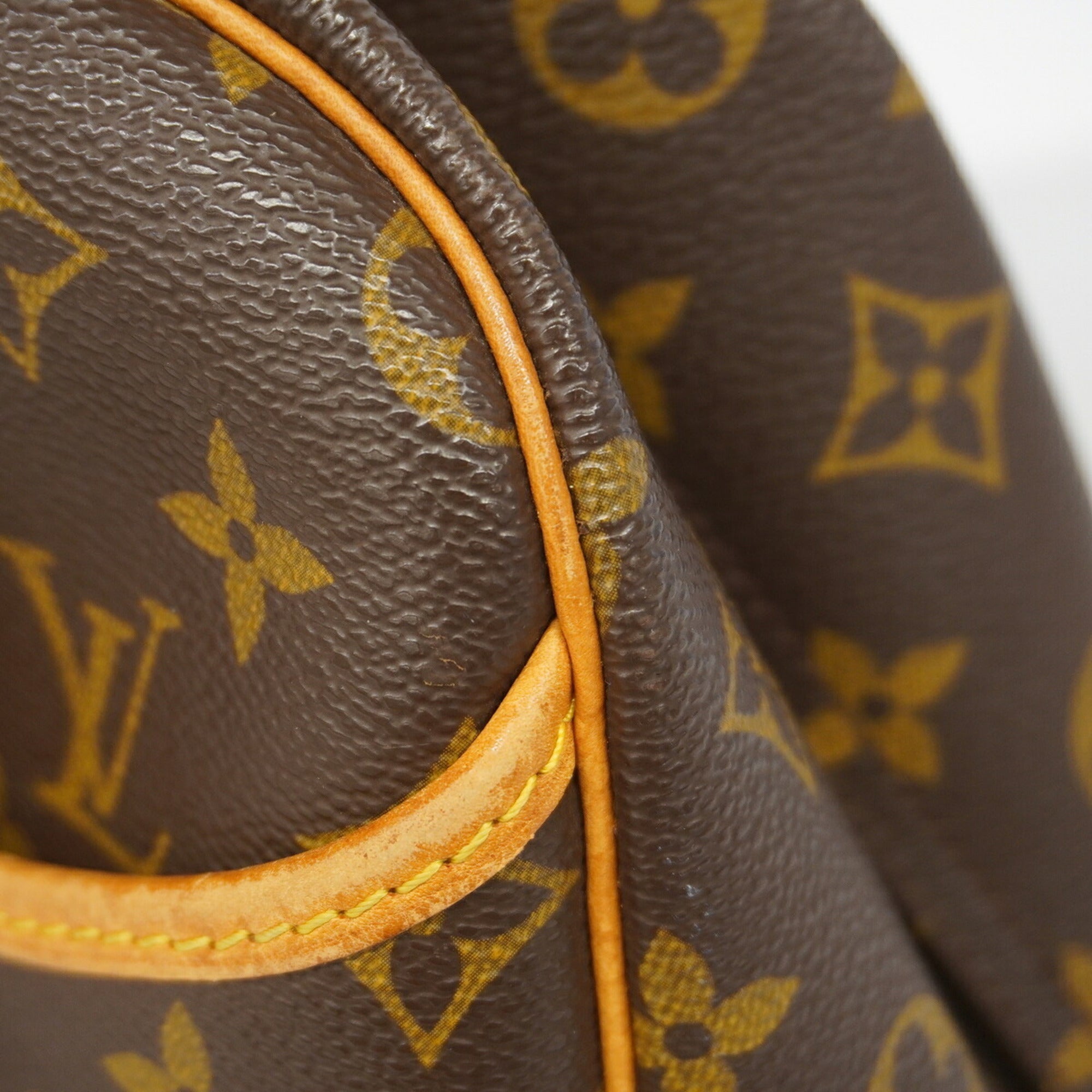 Louis Vuitton Brown Handbag (Pre-Owned)