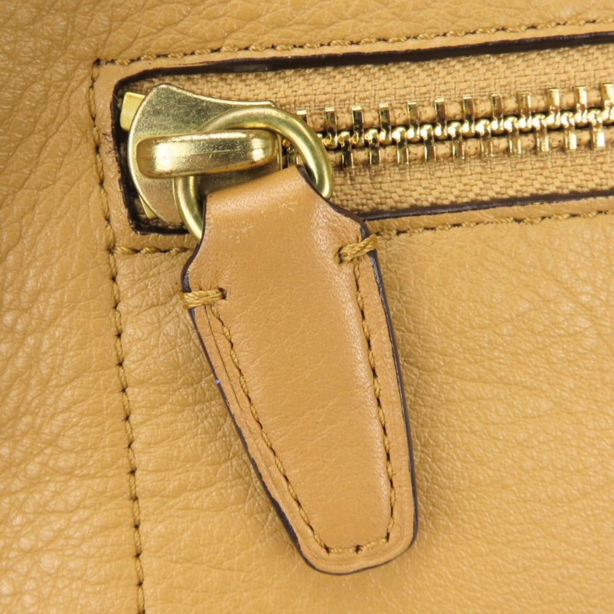 Coach Beige Leather Shoulder Bag (Pre-Owned)