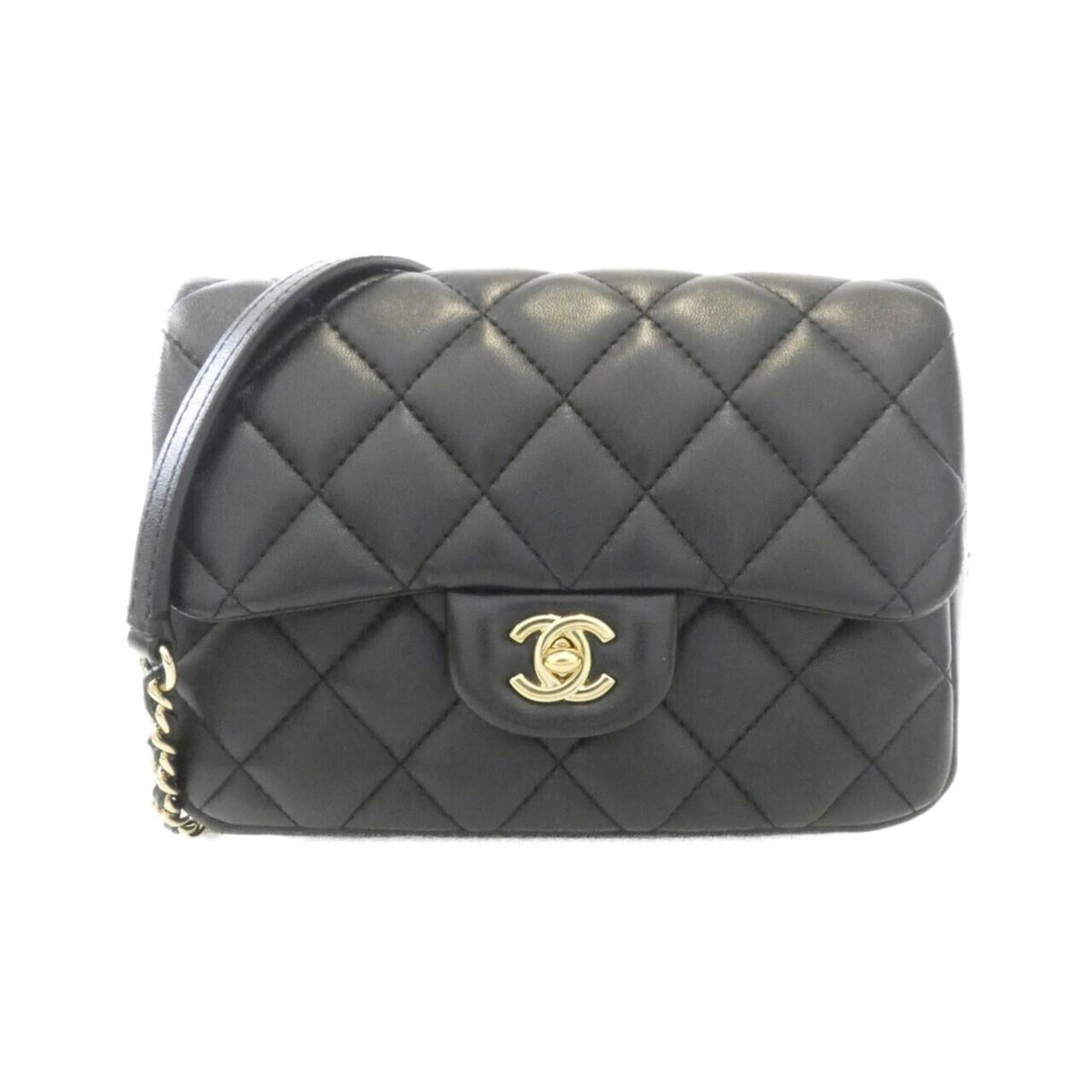 Chanel Black Leather Shoulder Bag (Pre-Owned)