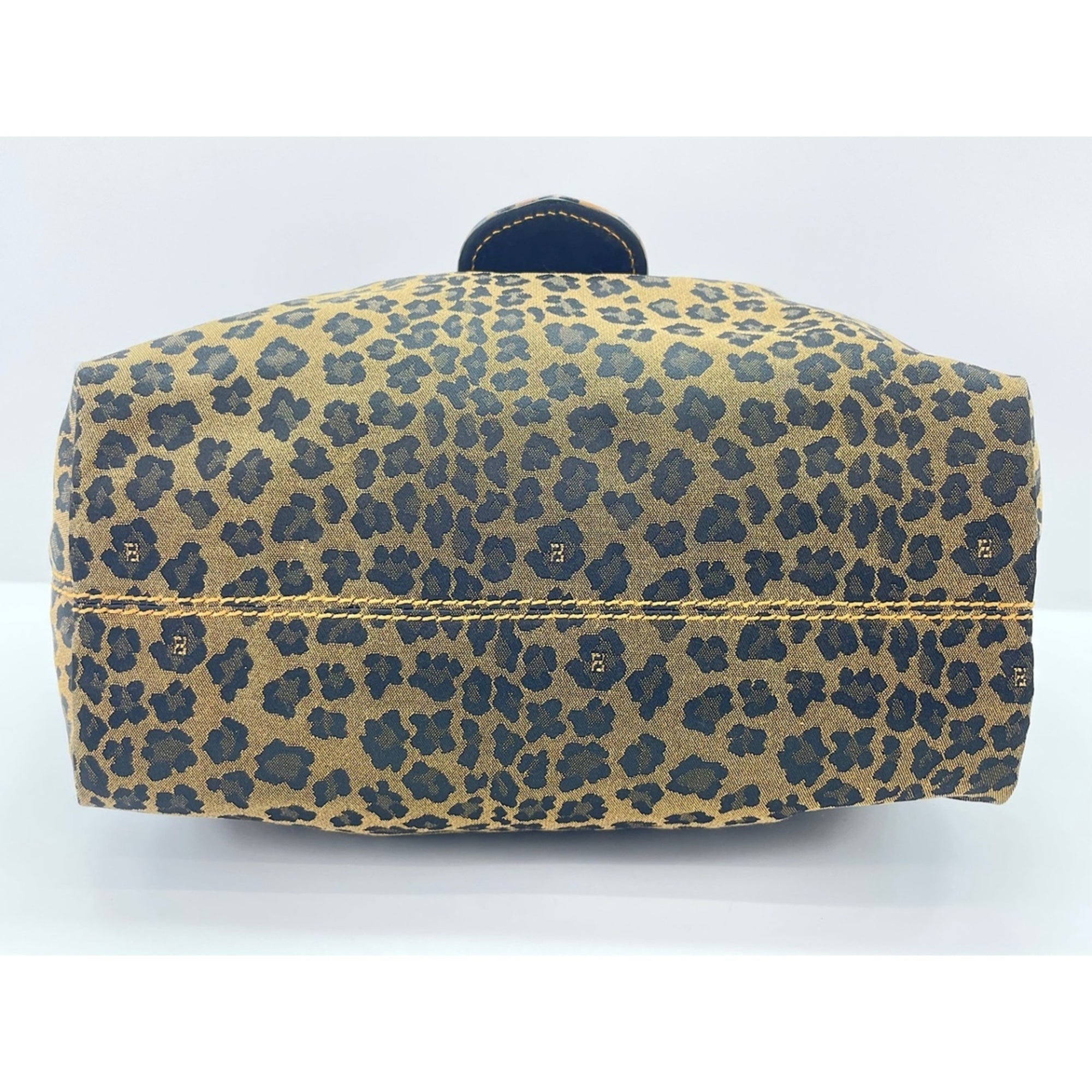 Fendi Brown Shoulder Bag (Pre-Owned)