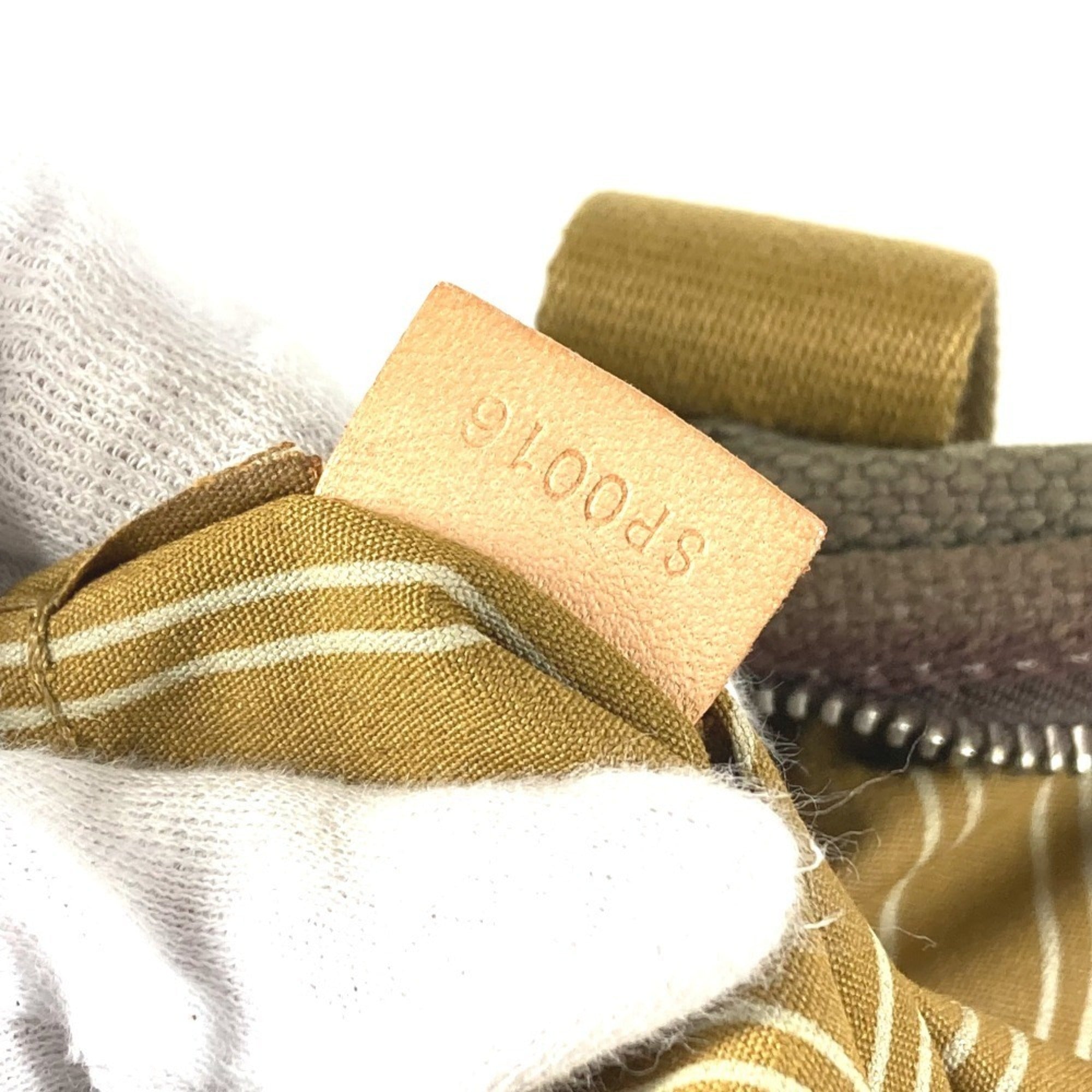 Louis Vuitton Brown Canvas Shoulder Bag (Pre-Owned)