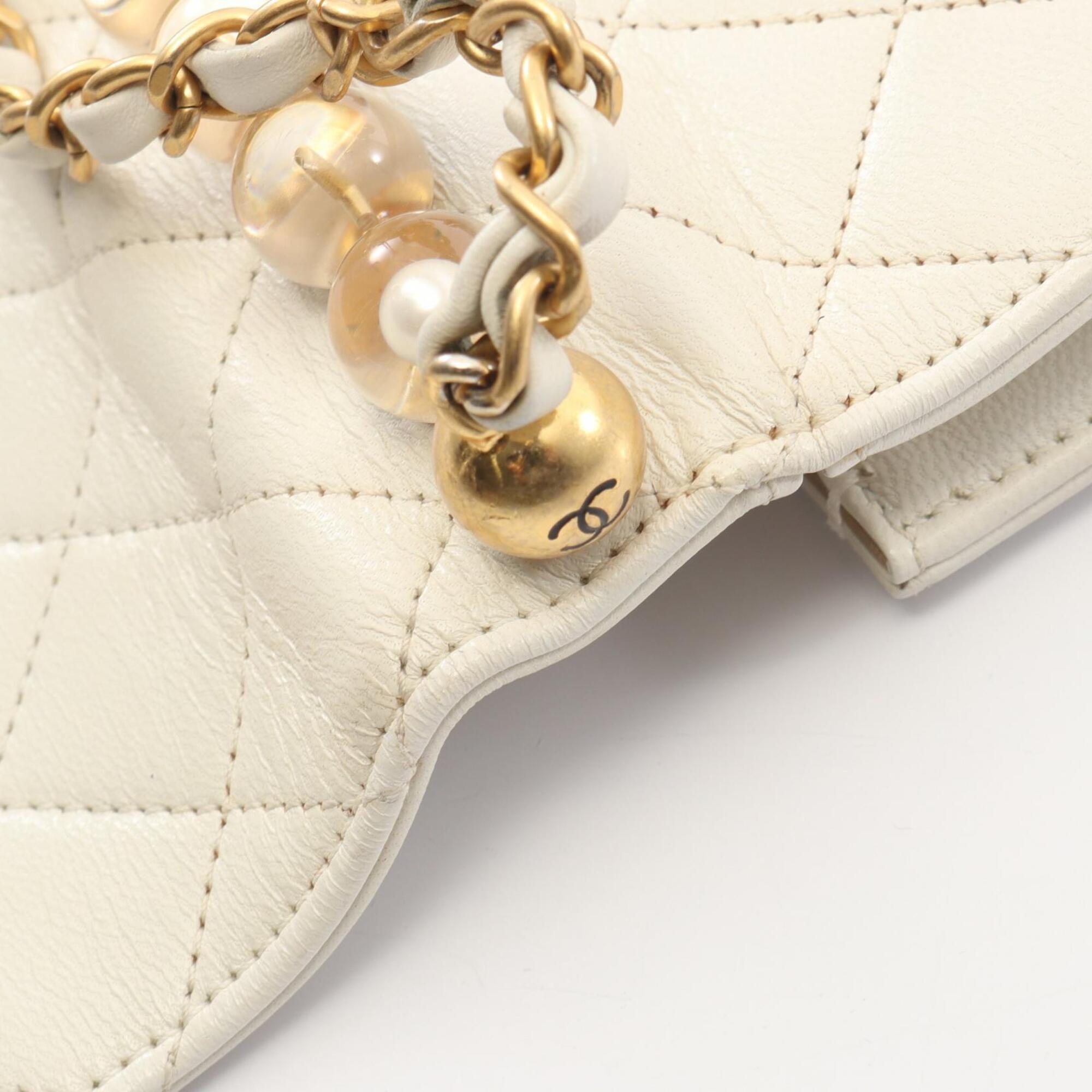 Chanel White Leather Handbag Shoulder Bag (Pre-Owned)