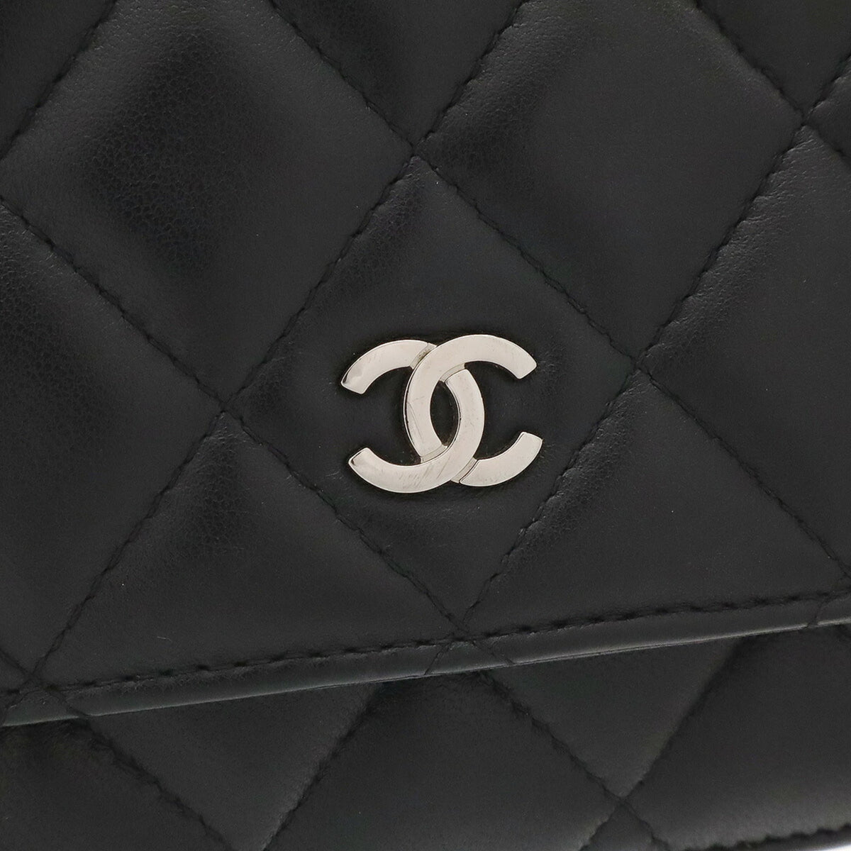 Chanel Matelasse Black Leather Pochette Shoulder Bag (Pre-Owned)