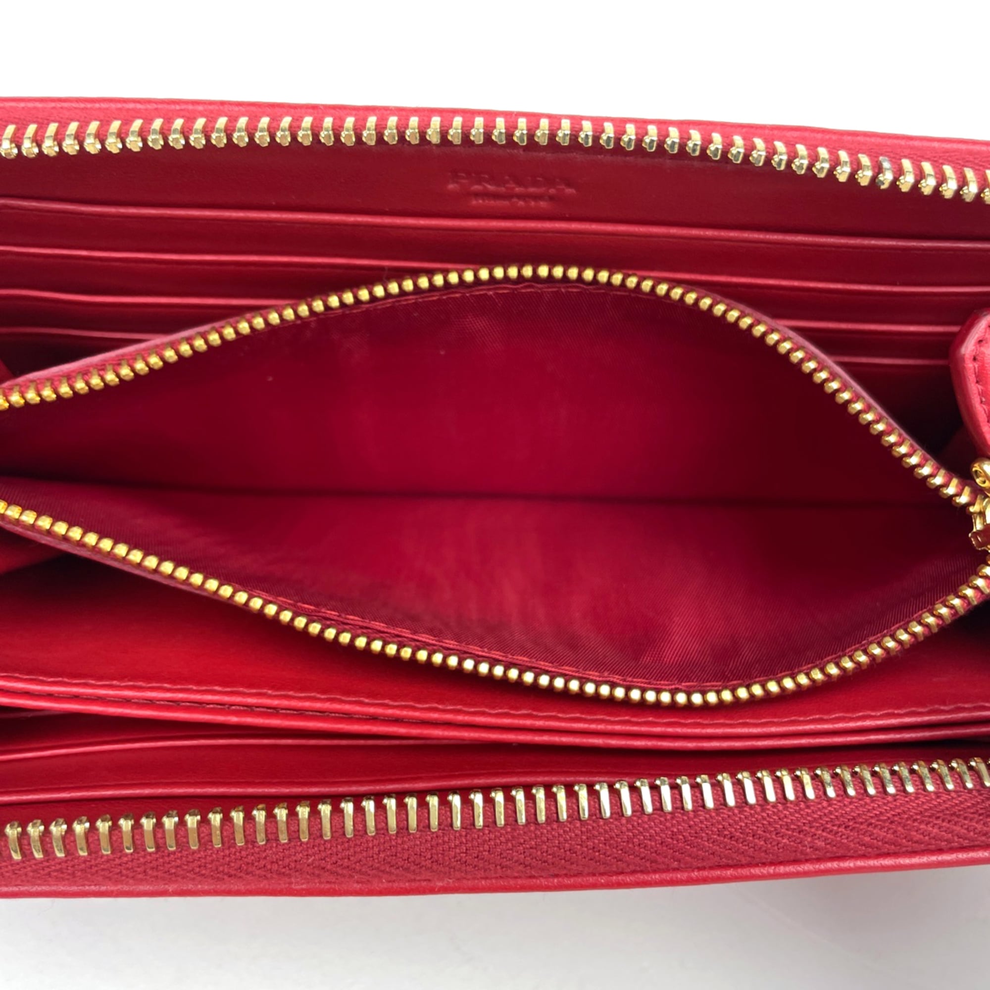 Prada Red Color Canvas Leather Long Wallet (Bi-Fold) (Pre-Owned)