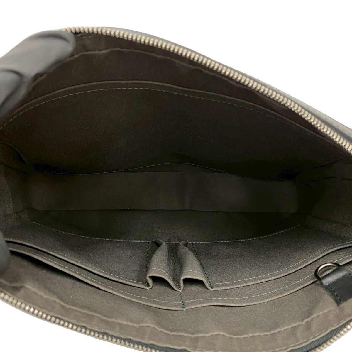 Louis Vuitton Black Leather Pochette Shoulder Bag (Pre-Owned)