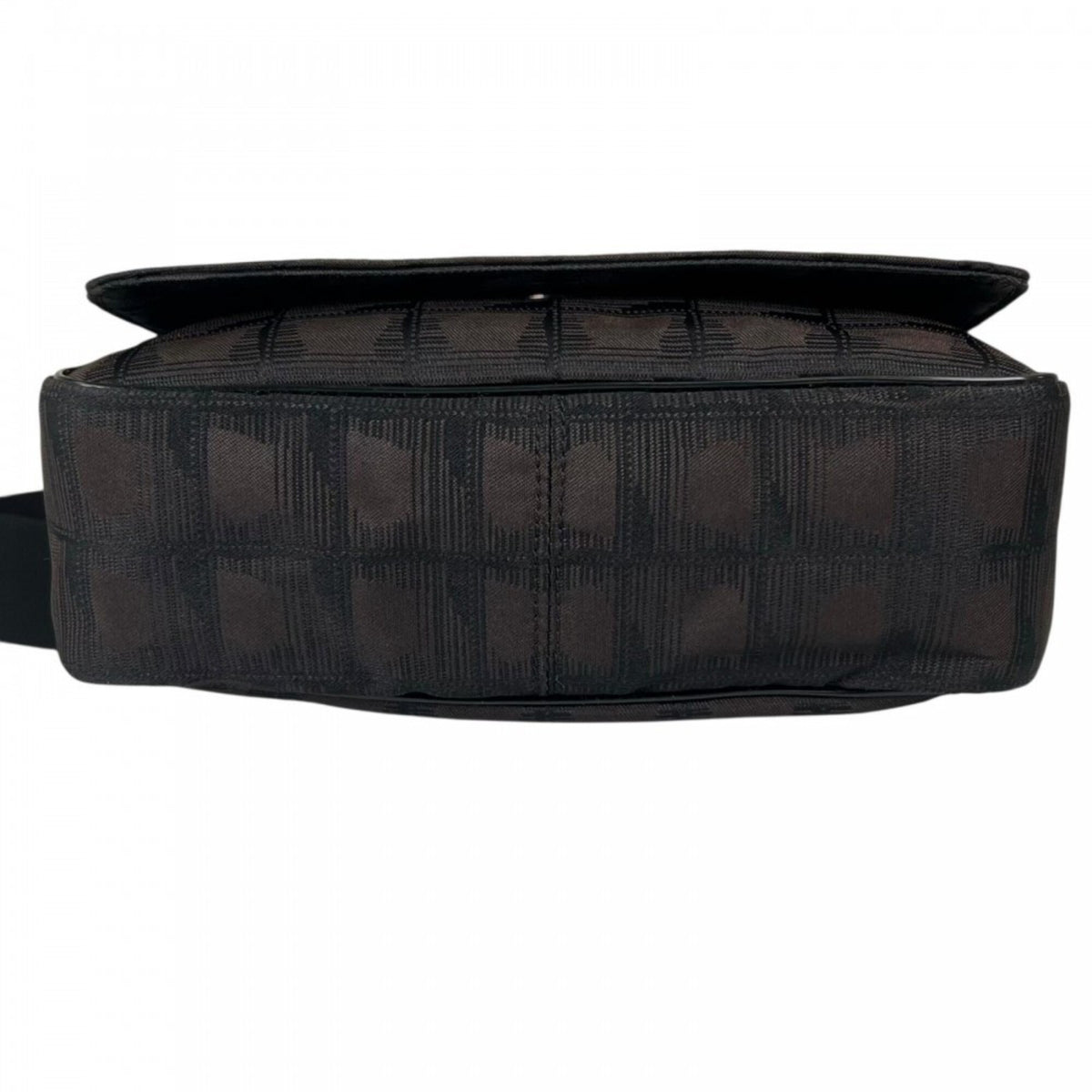Chanel New Travel Line Black Nylon Shoulder Bag (Pre-Owned)