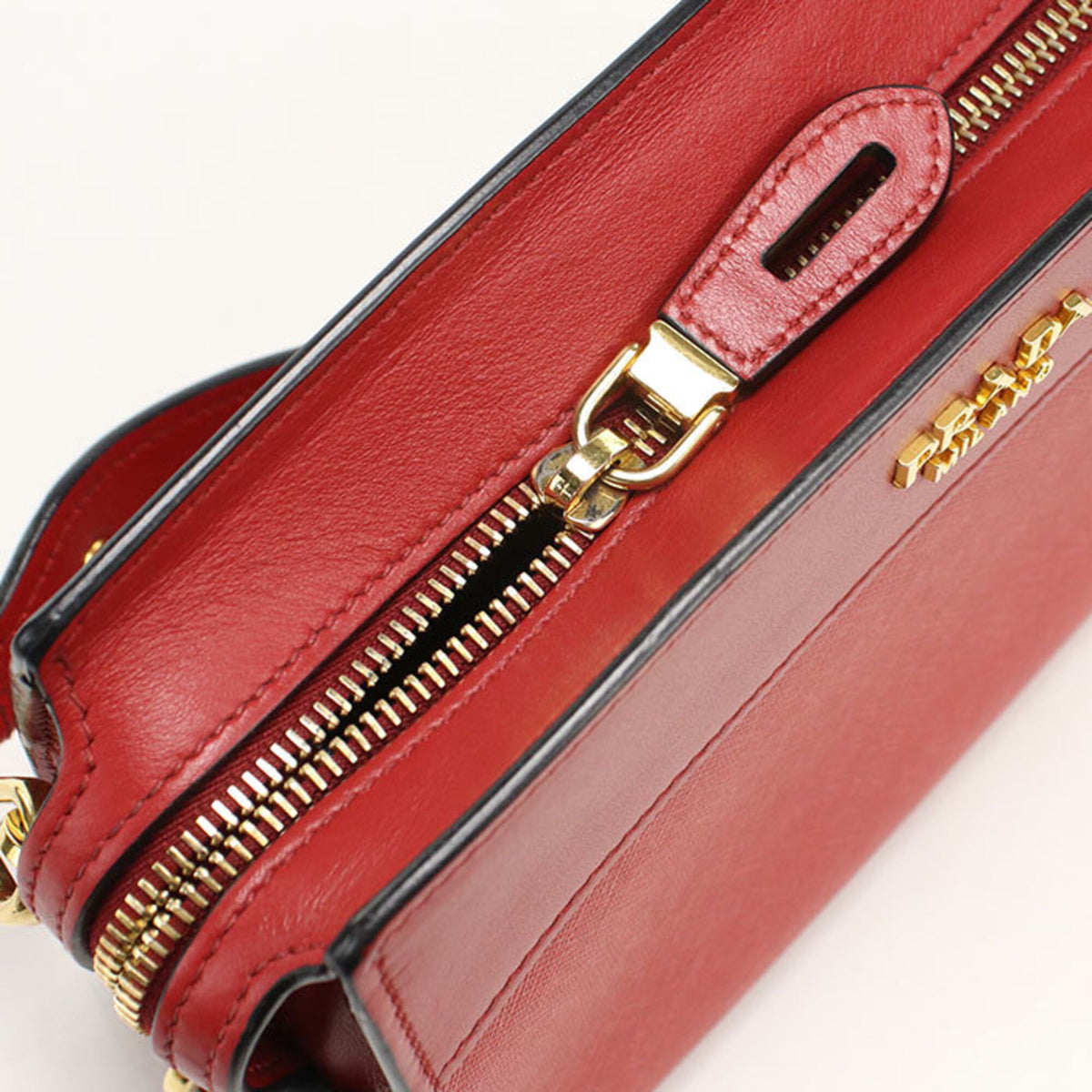 Prada Red Color Leather Shoulder Bag (Pre-Owned)