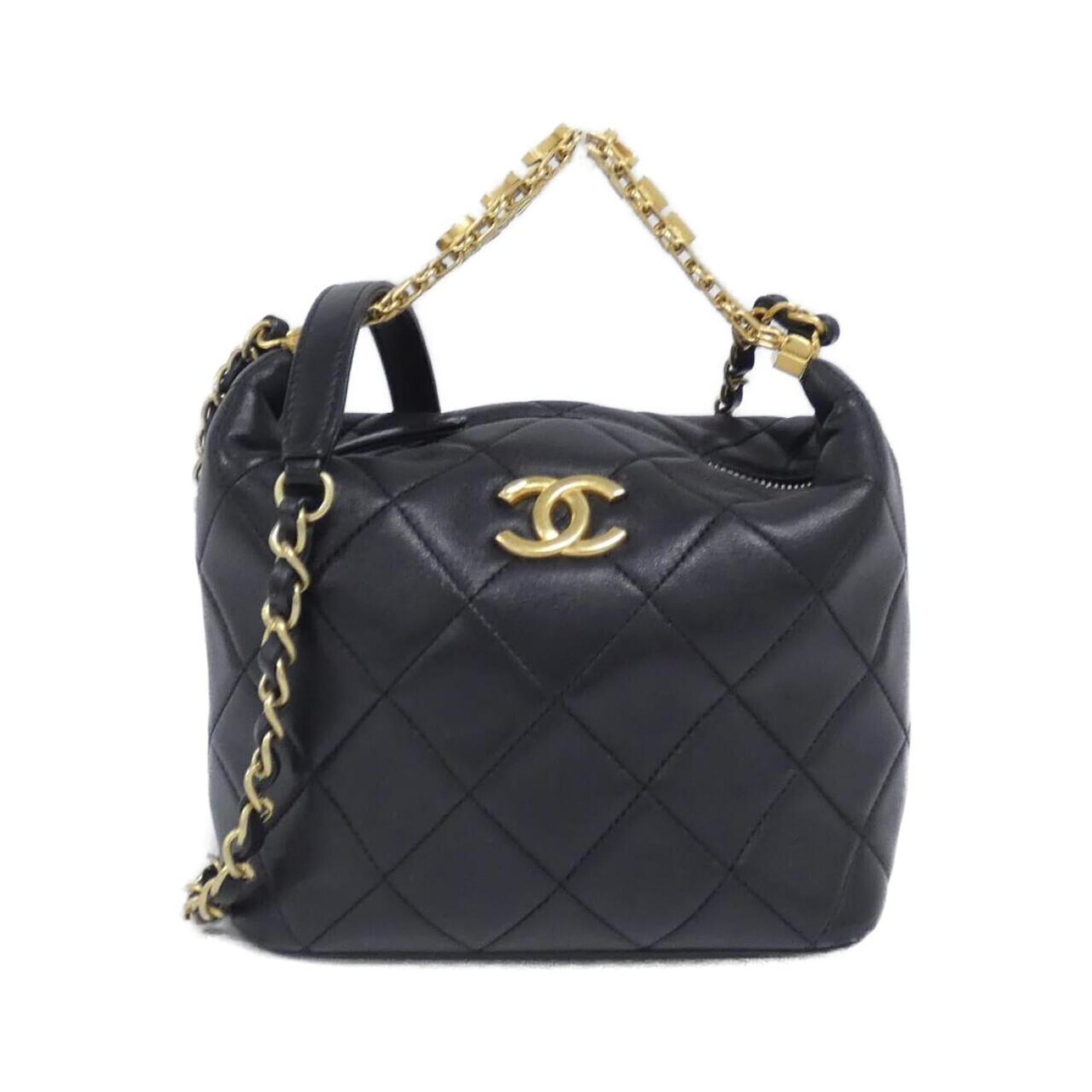 Chanel Black Leather Shoulder Bag (Pre-Owned)