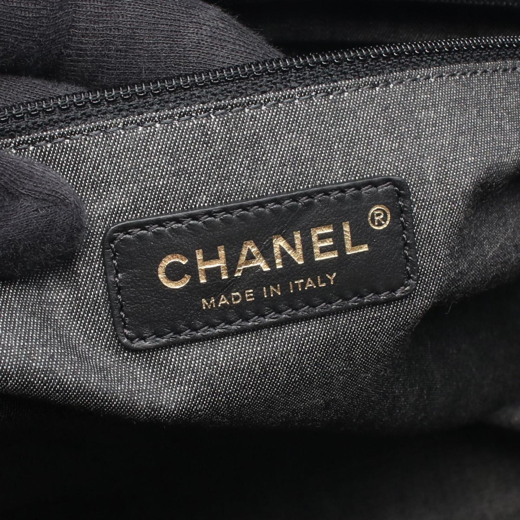 Chanel Black Leather Straw Handbag Tote Bag (Pre-Owned)