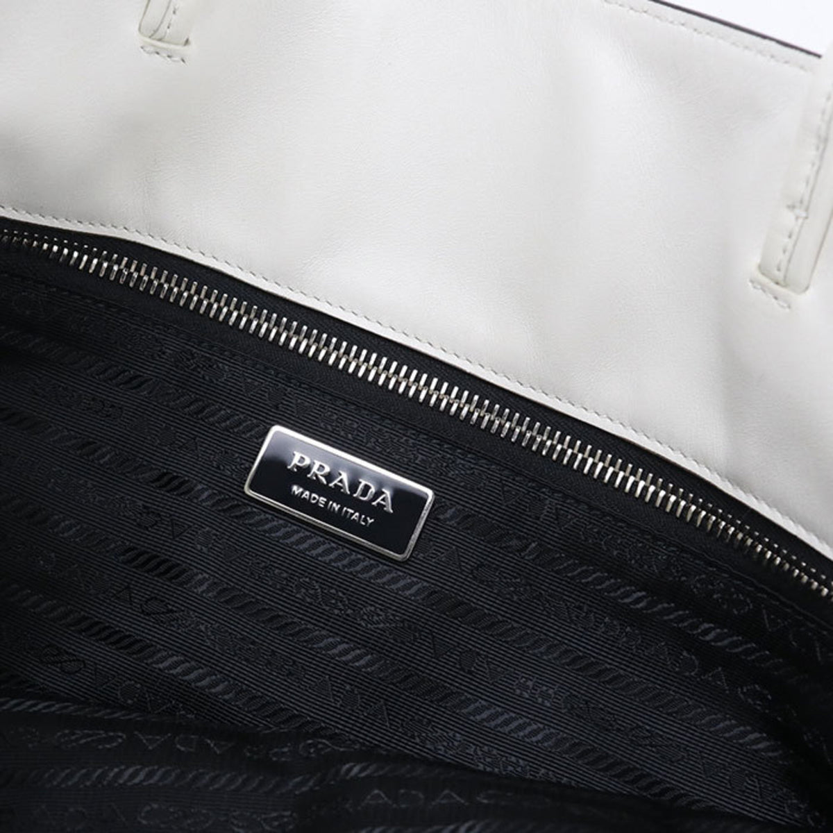 Prada White Leather Tote Bag (Pre-Owned)
