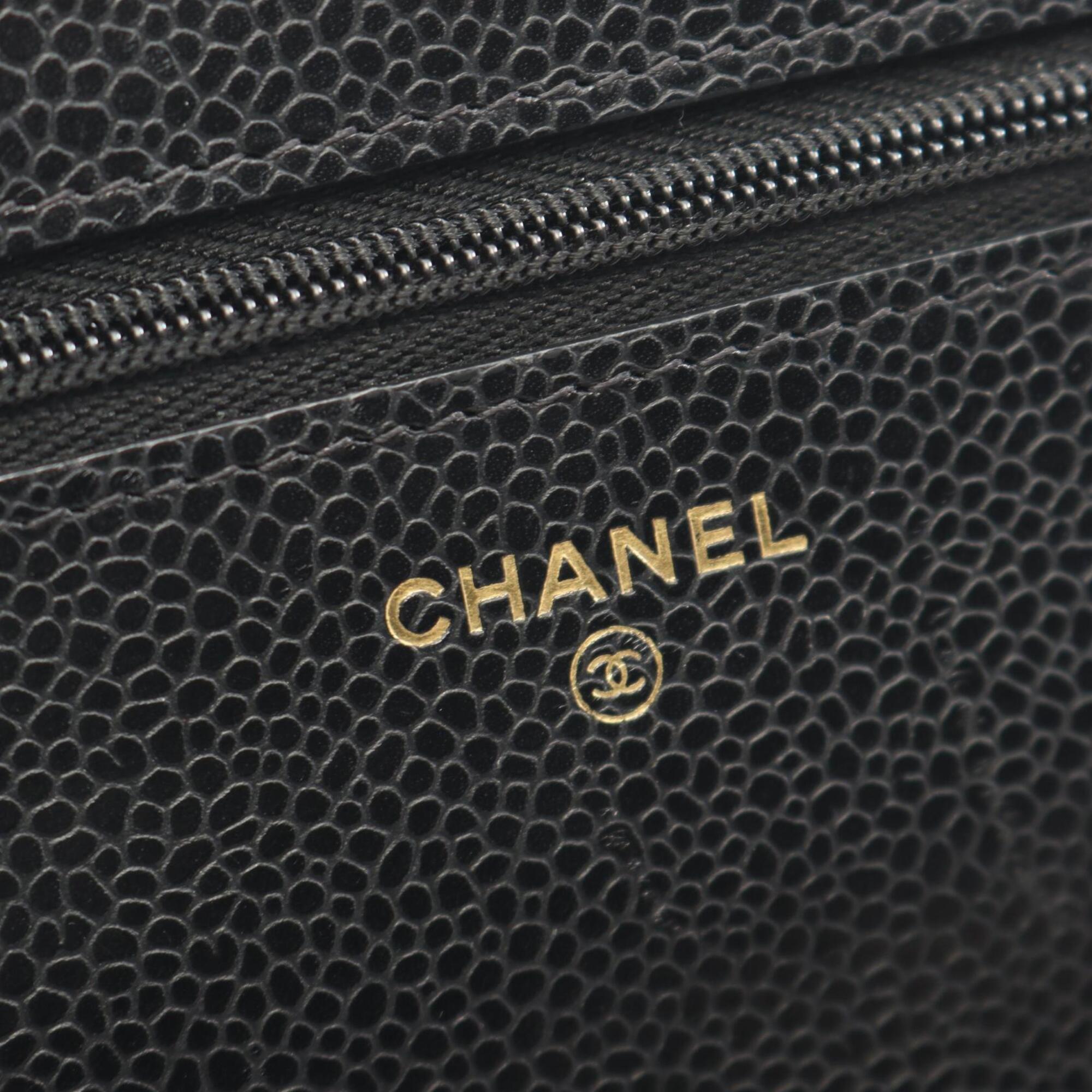 Chanel Black Grained Calfskin Handbag Shoulder Bag (Pre-Owned)