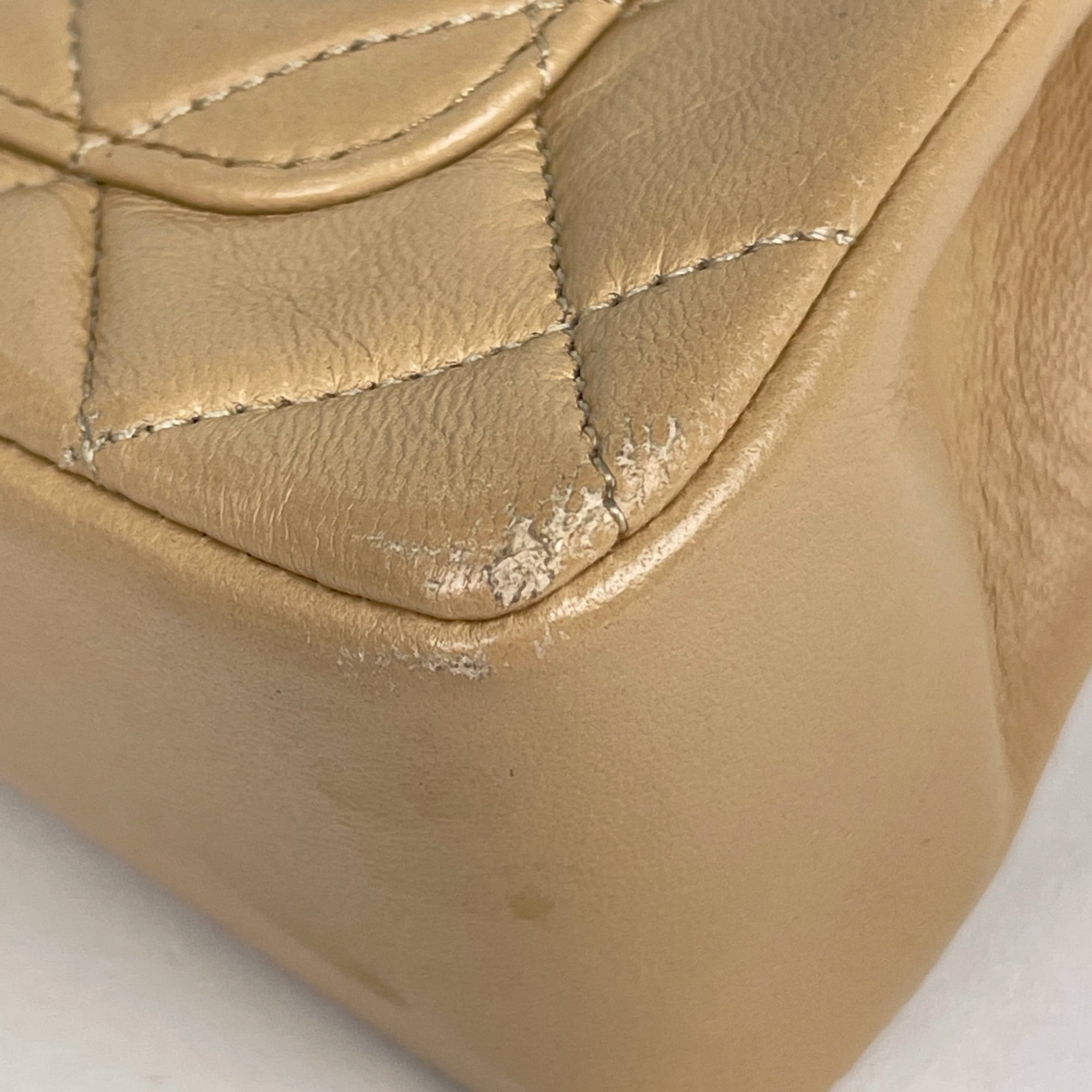 Chanel Beige Leather Shoulder Bag (Pre-Owned)