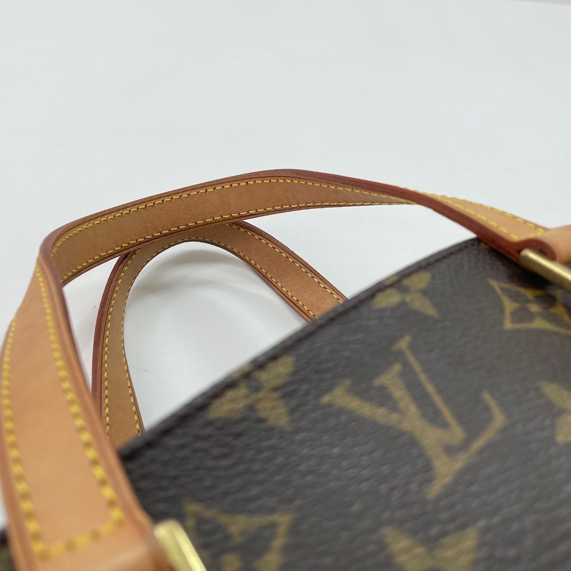 Louis Vuitton Brown Handbag (Pre-Owned)