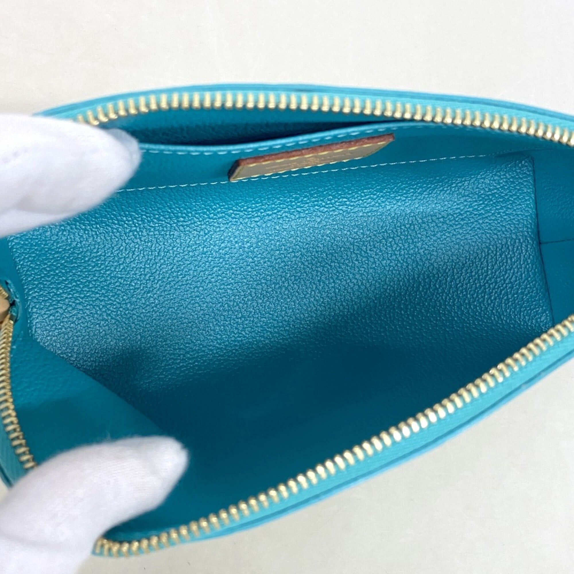 Louis Vuitton Blue Lagon Handbag (Pre-Owned)