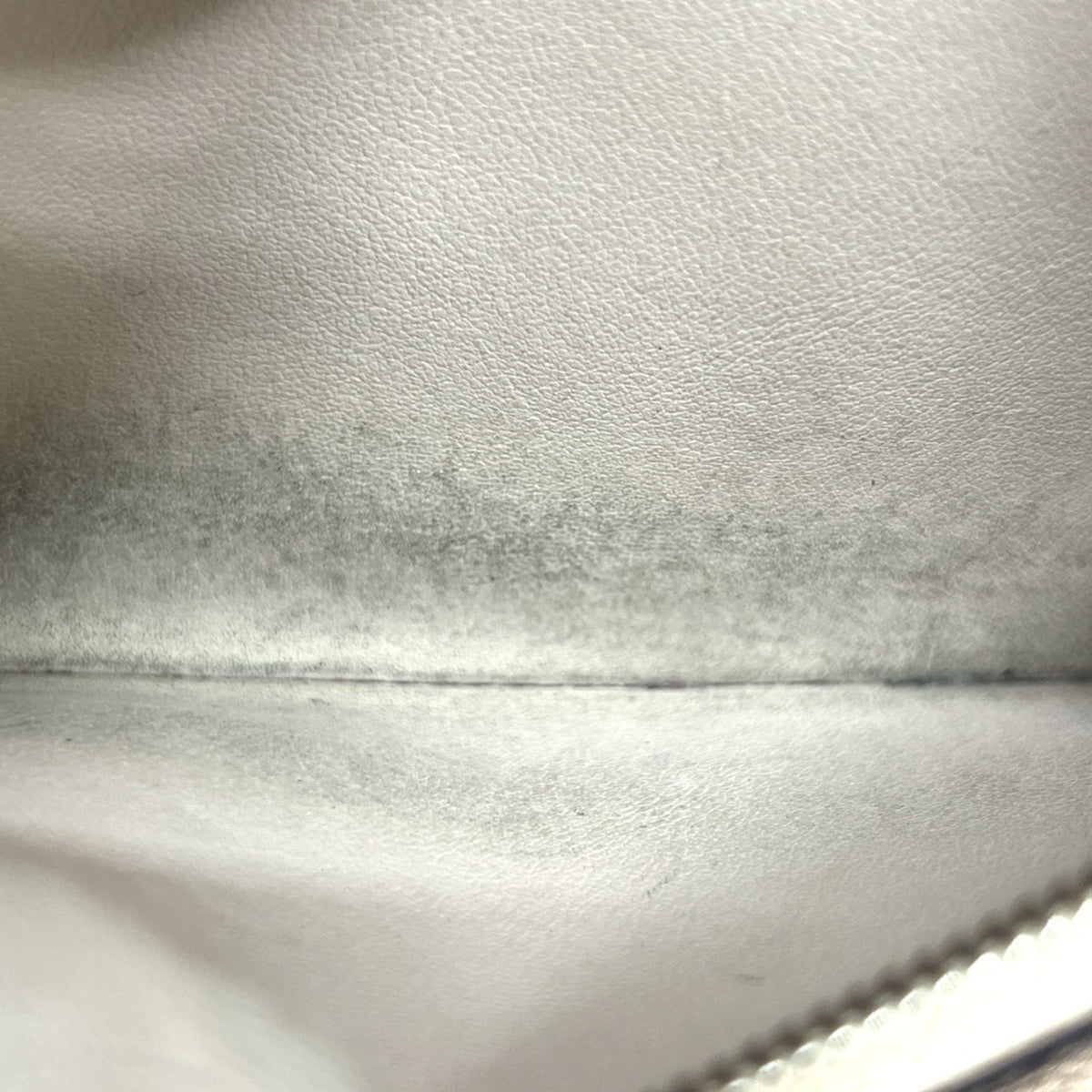 Louis Vuitton White Leather Long Wallet (Bi-Fold) (Pre-Owned)