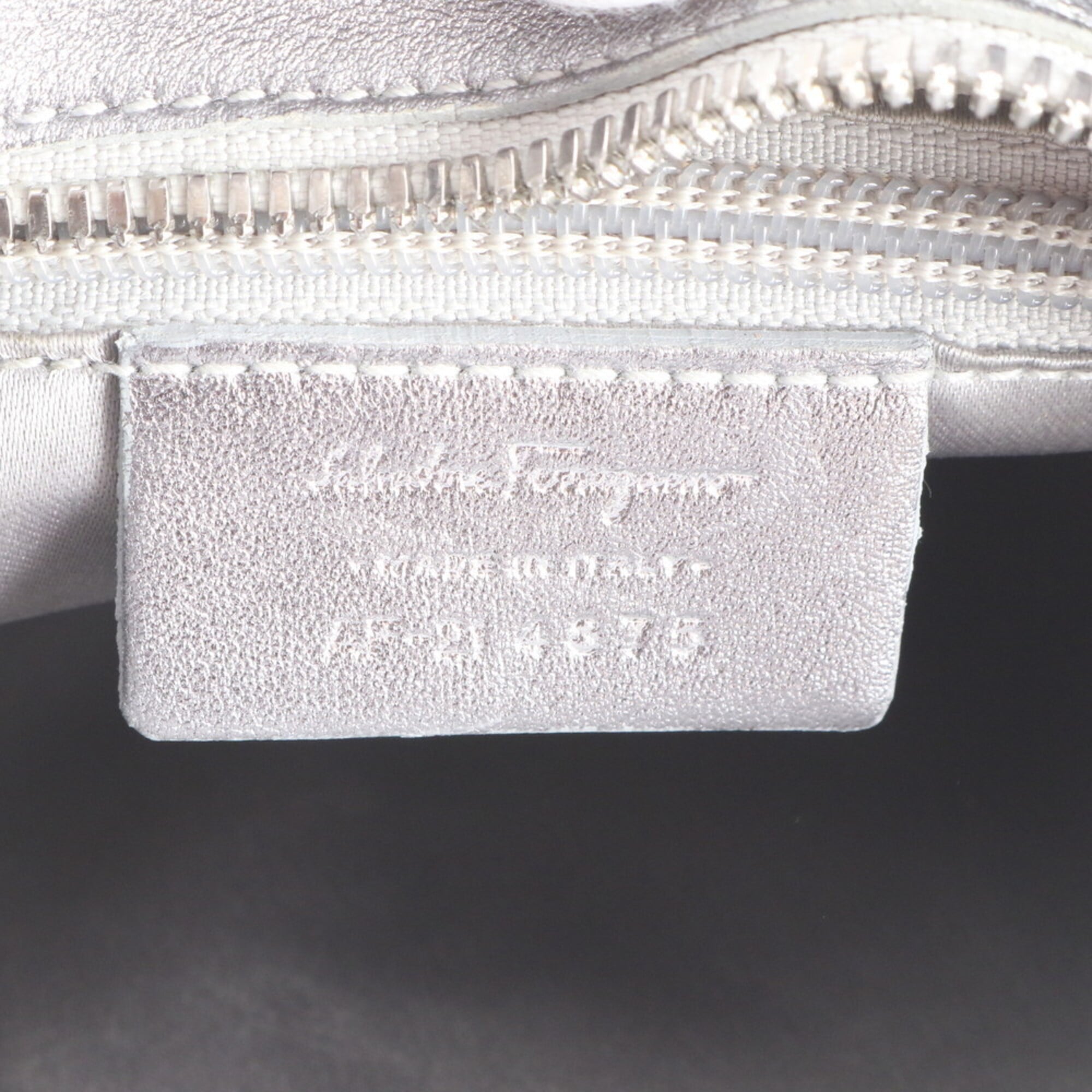 Salvatore Ferragamo Silver Leather Handbag Shoulder Bag Tote Bag (Pre-Owned)