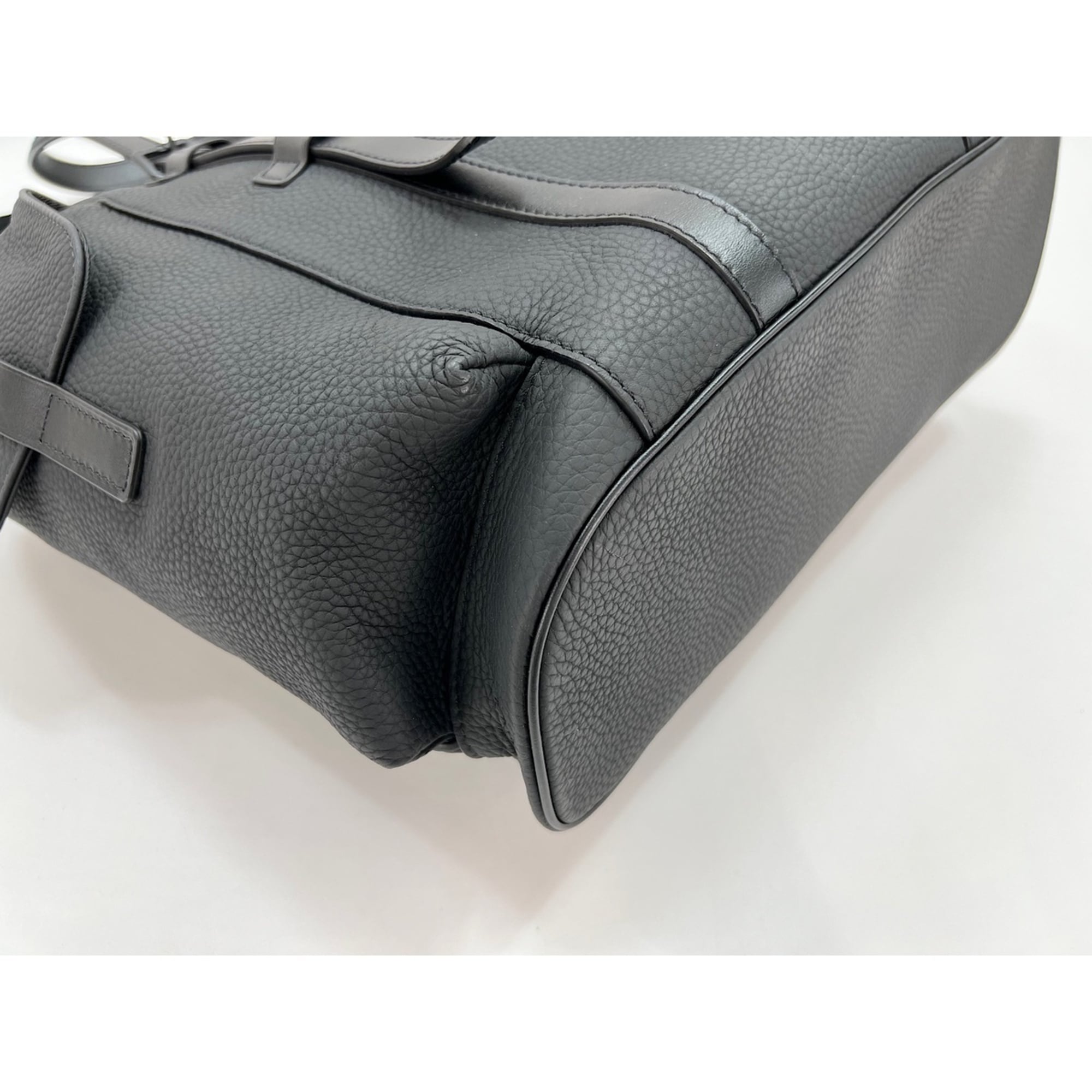 Louis Vuitton Black Handbag (Pre-Owned)