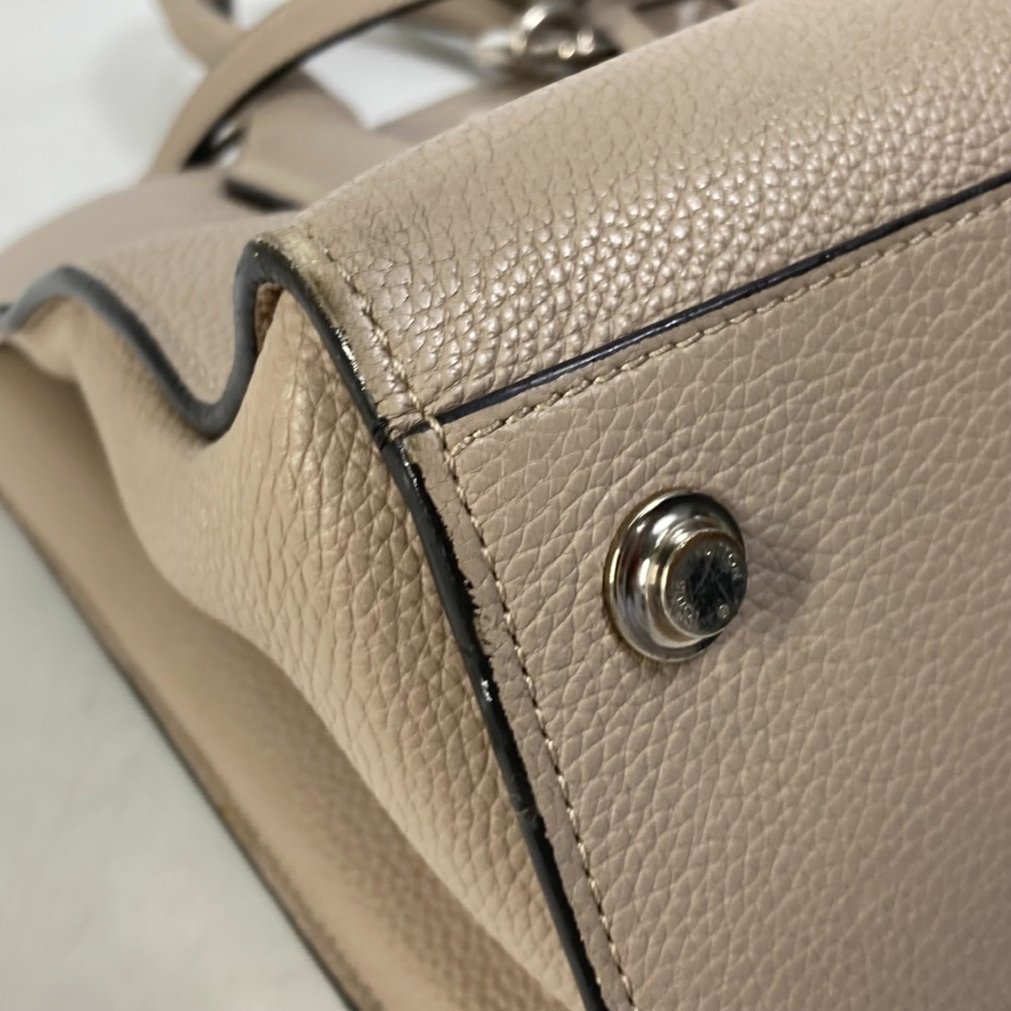 Louis Vuitton Gray Leather Handbag (Pre-Owned)