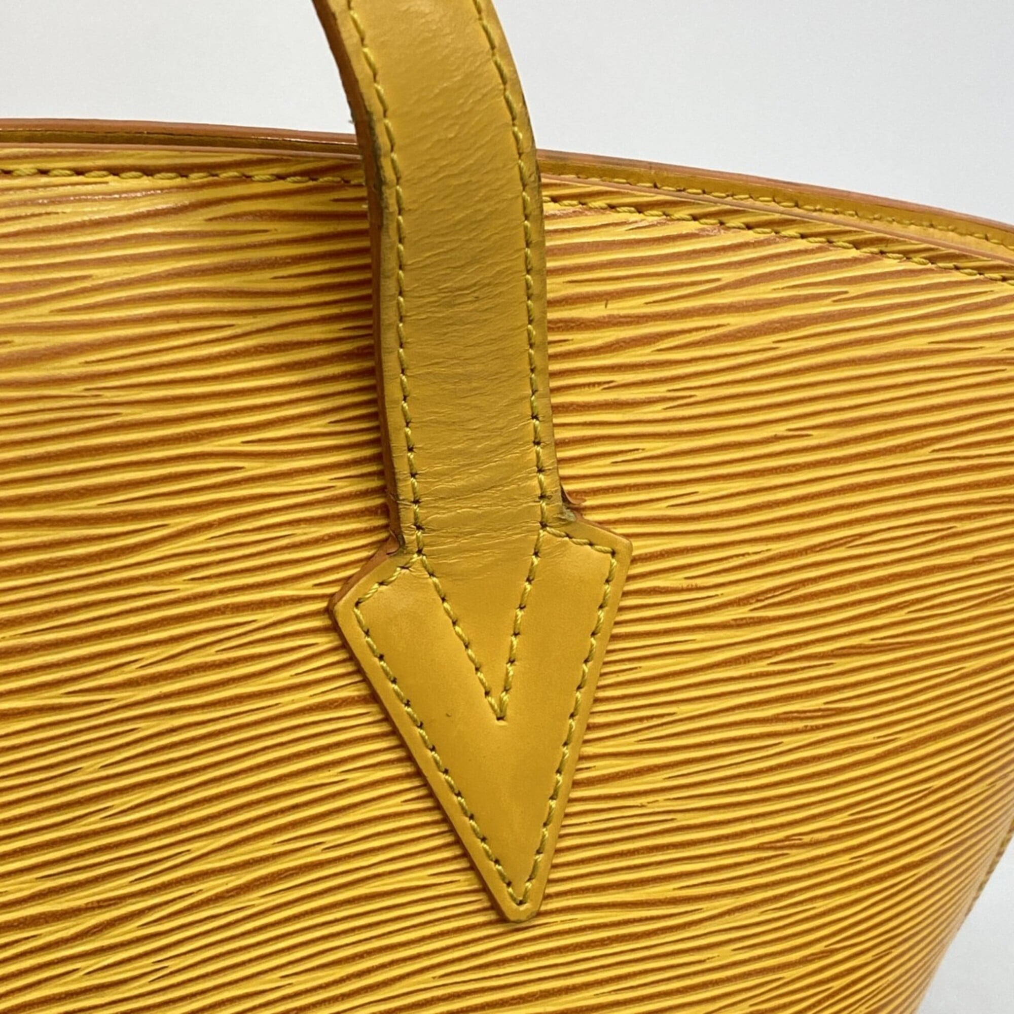 Louis Vuitton Jaune Shoulder Bag (Pre-Owned)