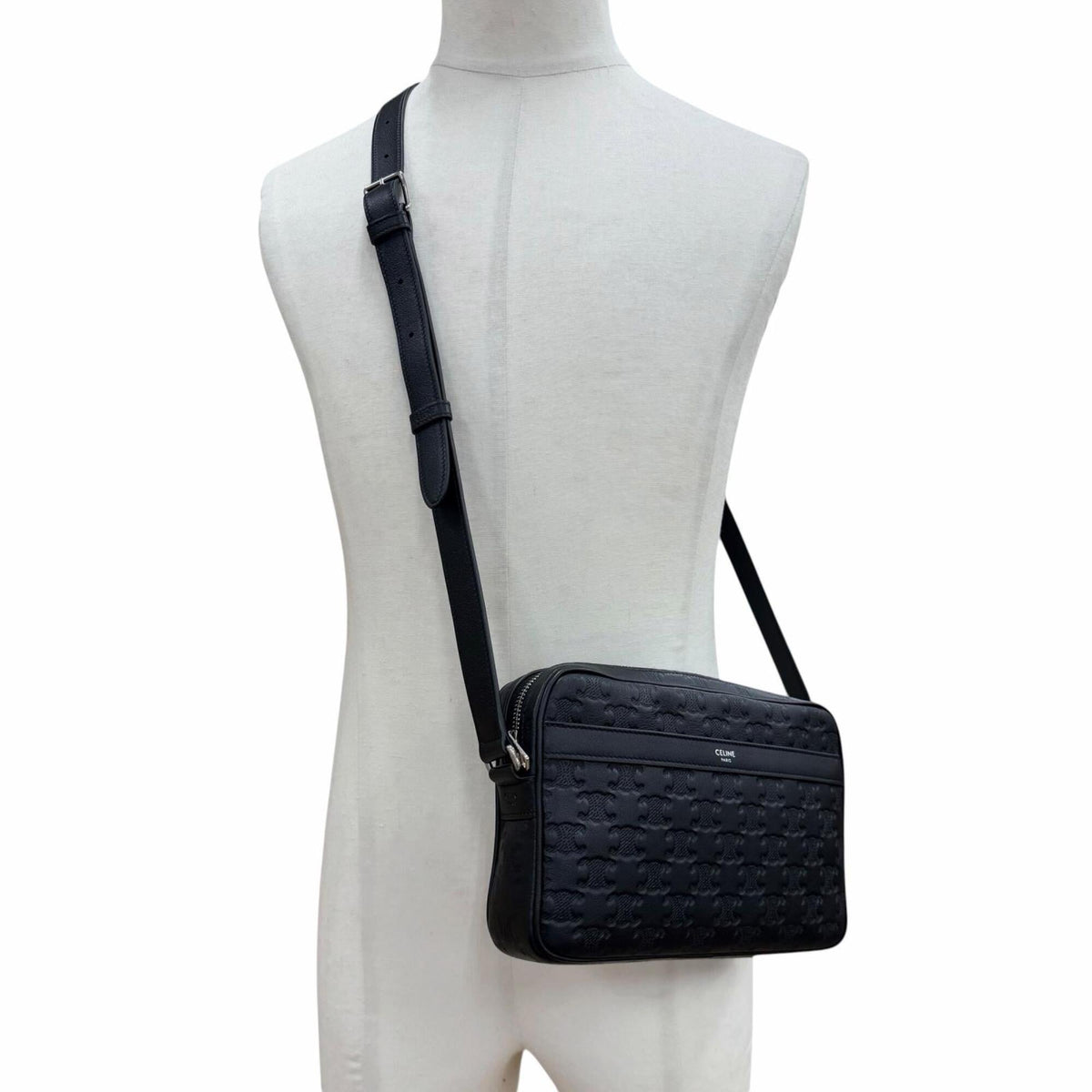 Celine Black Leather Shoulder Bag (Pre-Owned)
