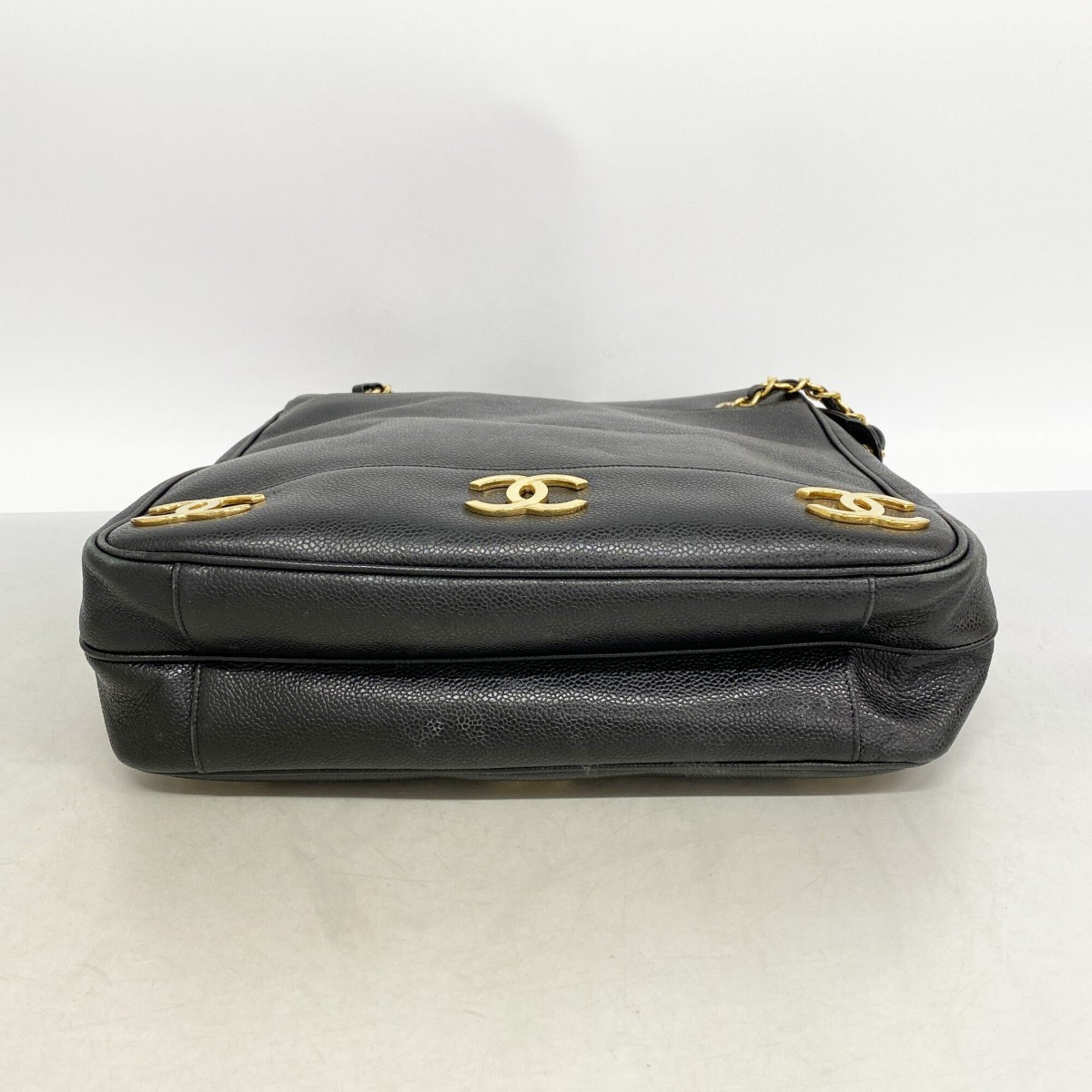 Chanel Black Grained Calfskin Shoulder Bag (Pre-Owned)