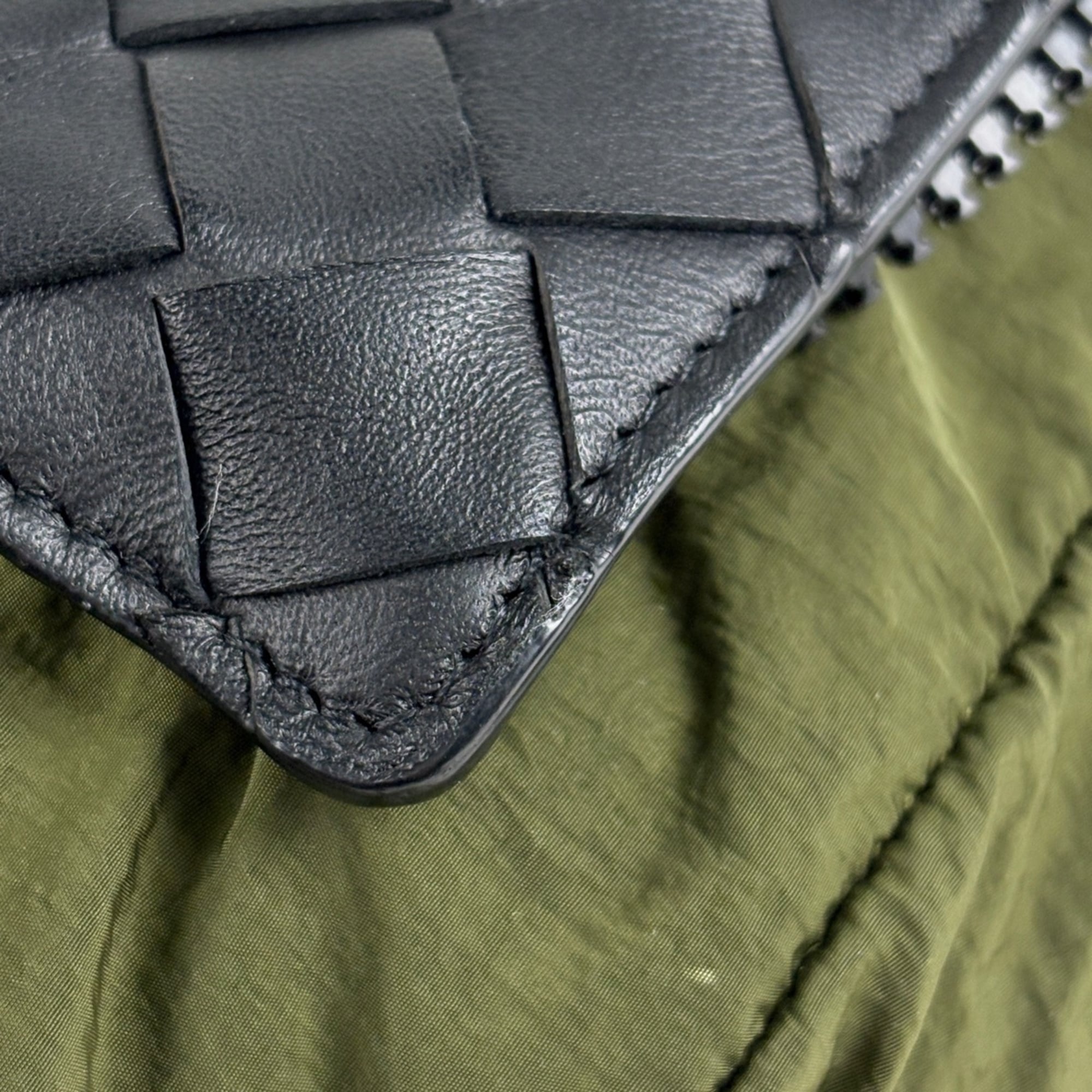 Bottega Veneta Intrecciato Black Green Leather Nylon Eco-Bag Shoulder Bag (Pre-Owned)