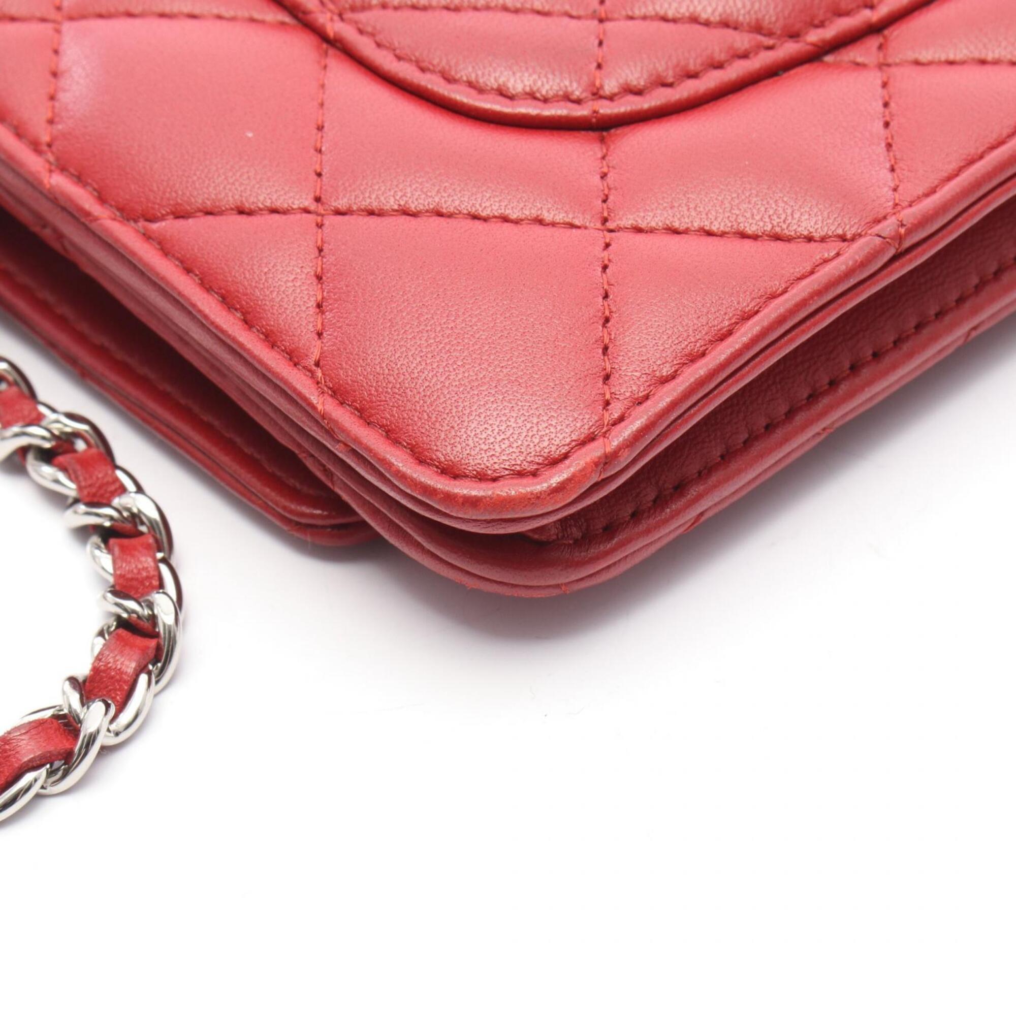 Chanel Red Color Leather Handbag Shoulder Bag (Pre-Owned)