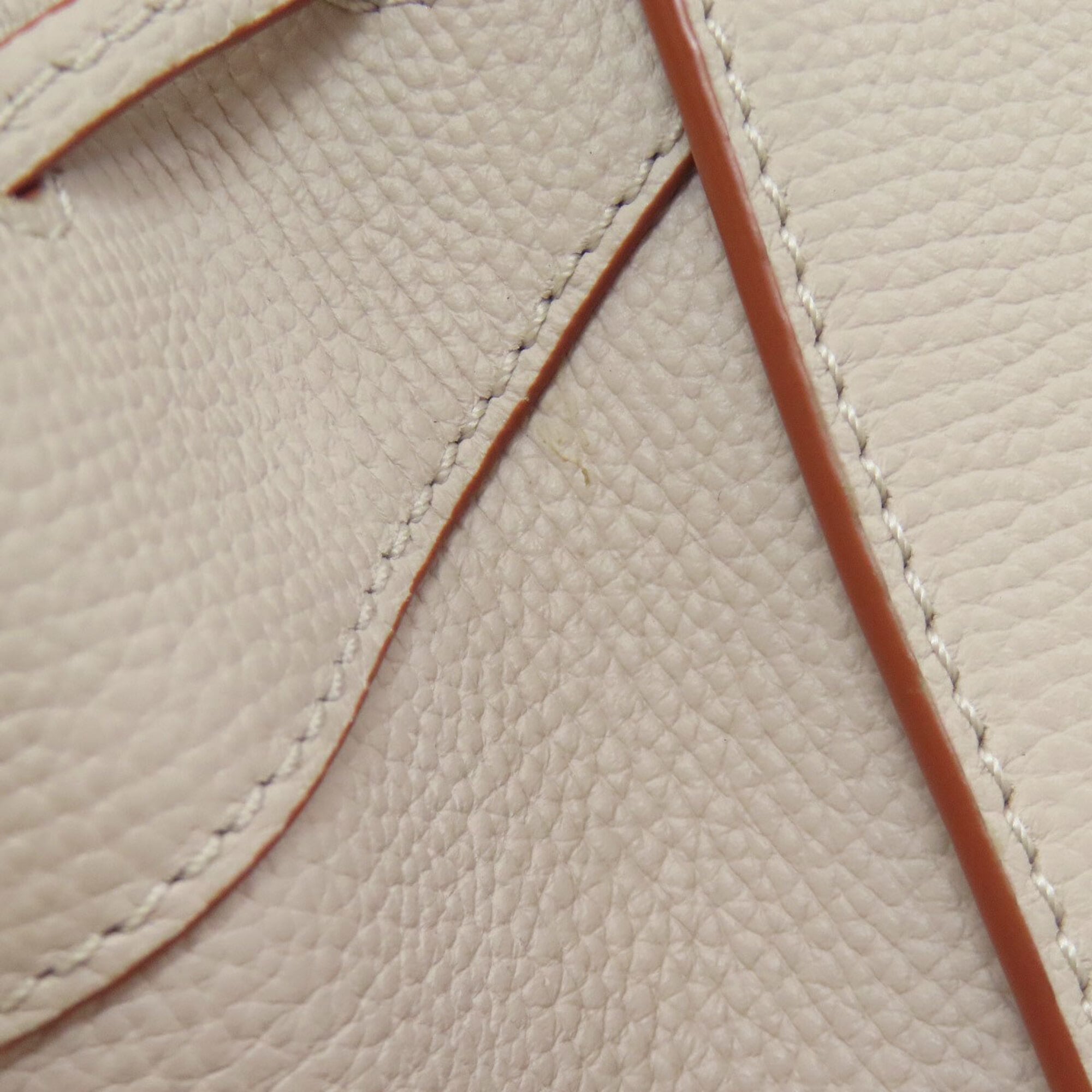 Loewe Beige Leather Handbag (Pre-Owned)