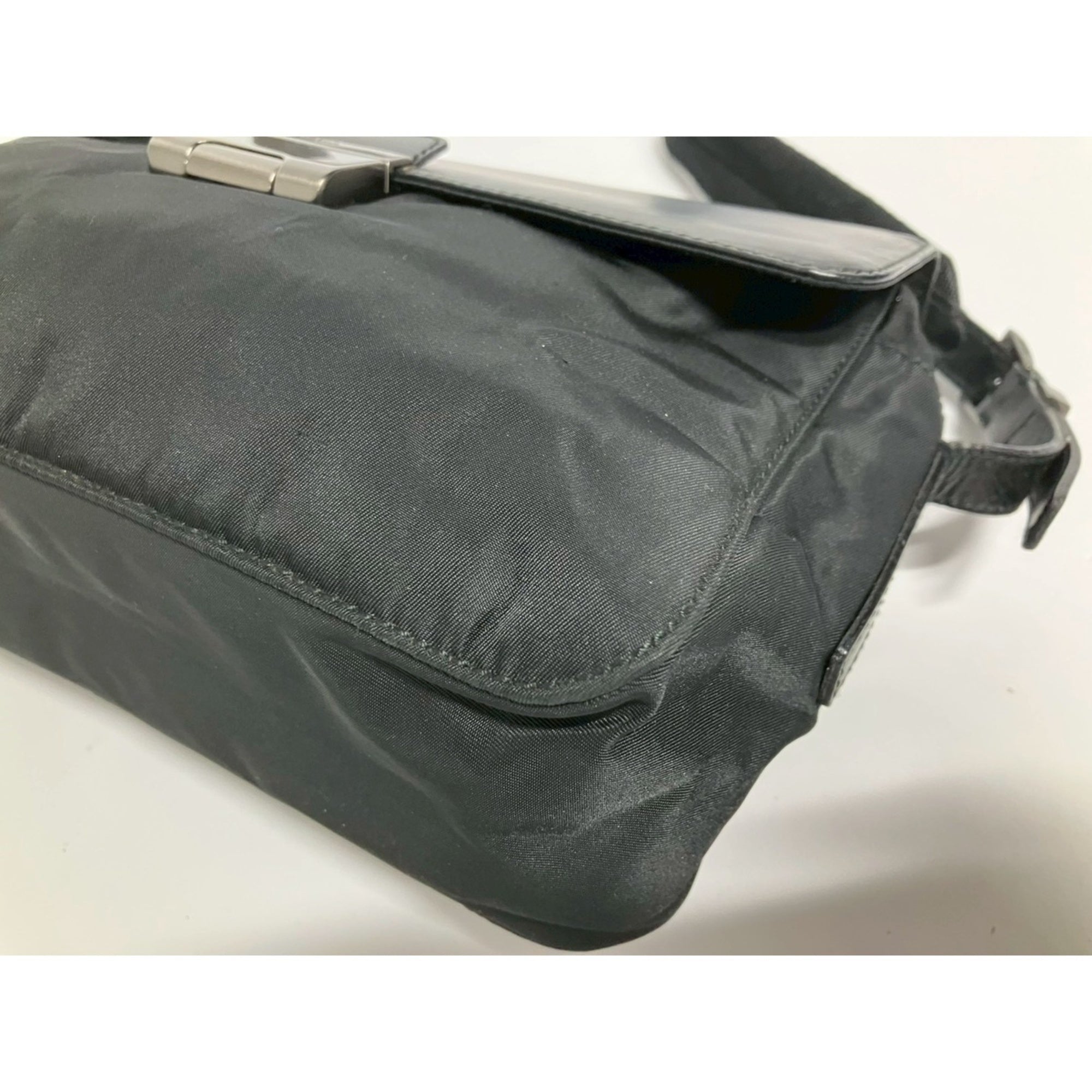 Prada Black Nylon Shoulder Bag (Pre-Owned)