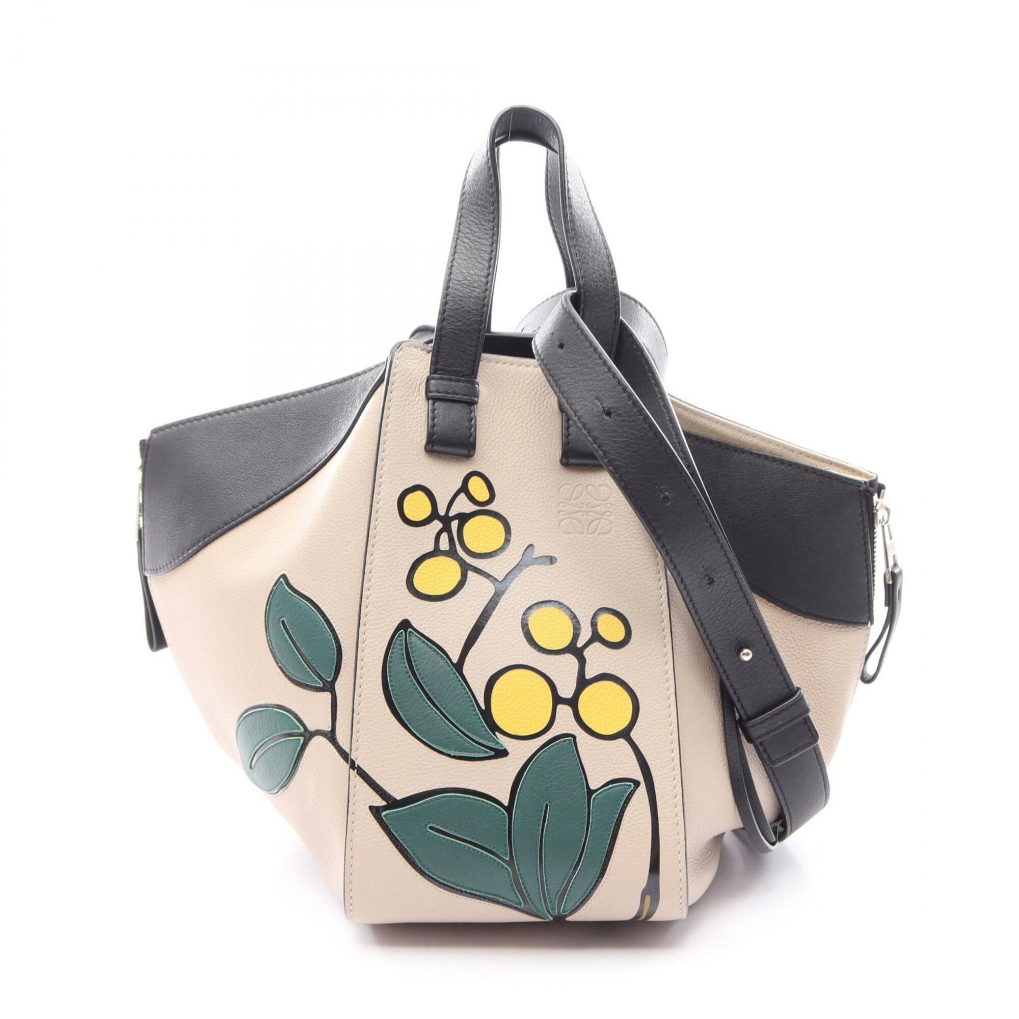 Loewe Beige Black Leather Handbag (Pre-Owned)