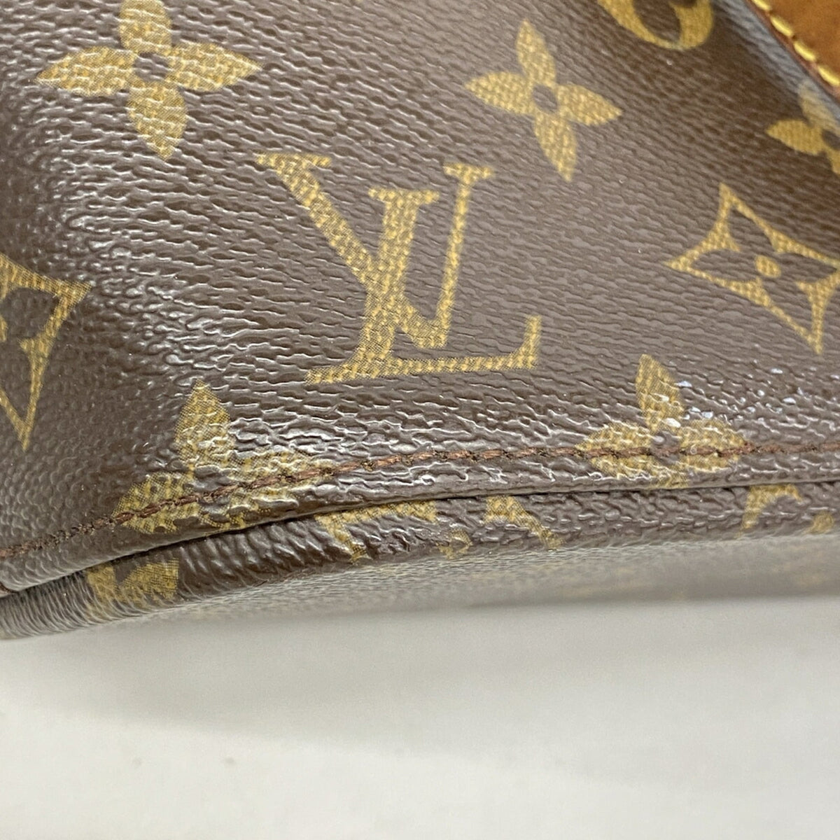 Louis Vuitton Brown Handbag (Pre-Owned)