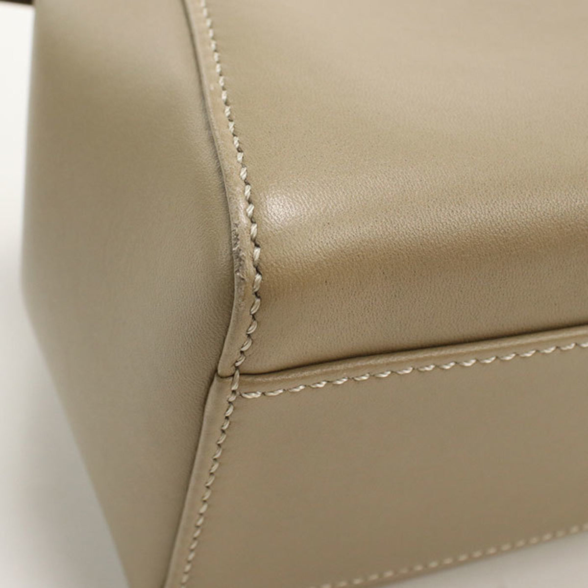 Fendi Beige Leather Handbag (Pre-Owned)