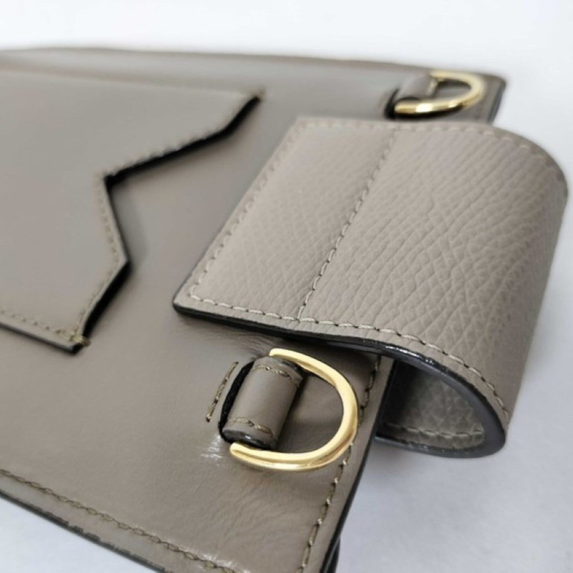 Fendi Grayish Leather Pouch Shoulder Bag (Pre-Owned)