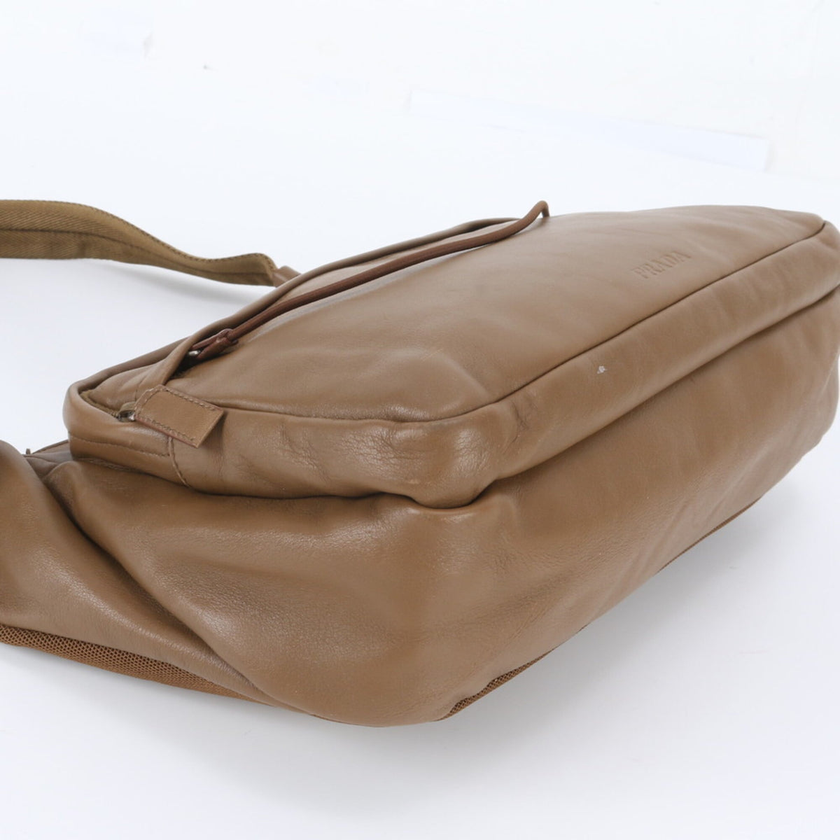 Prada Brown Leather Messenger Bag Shoulder Bag (Pre-Owned)