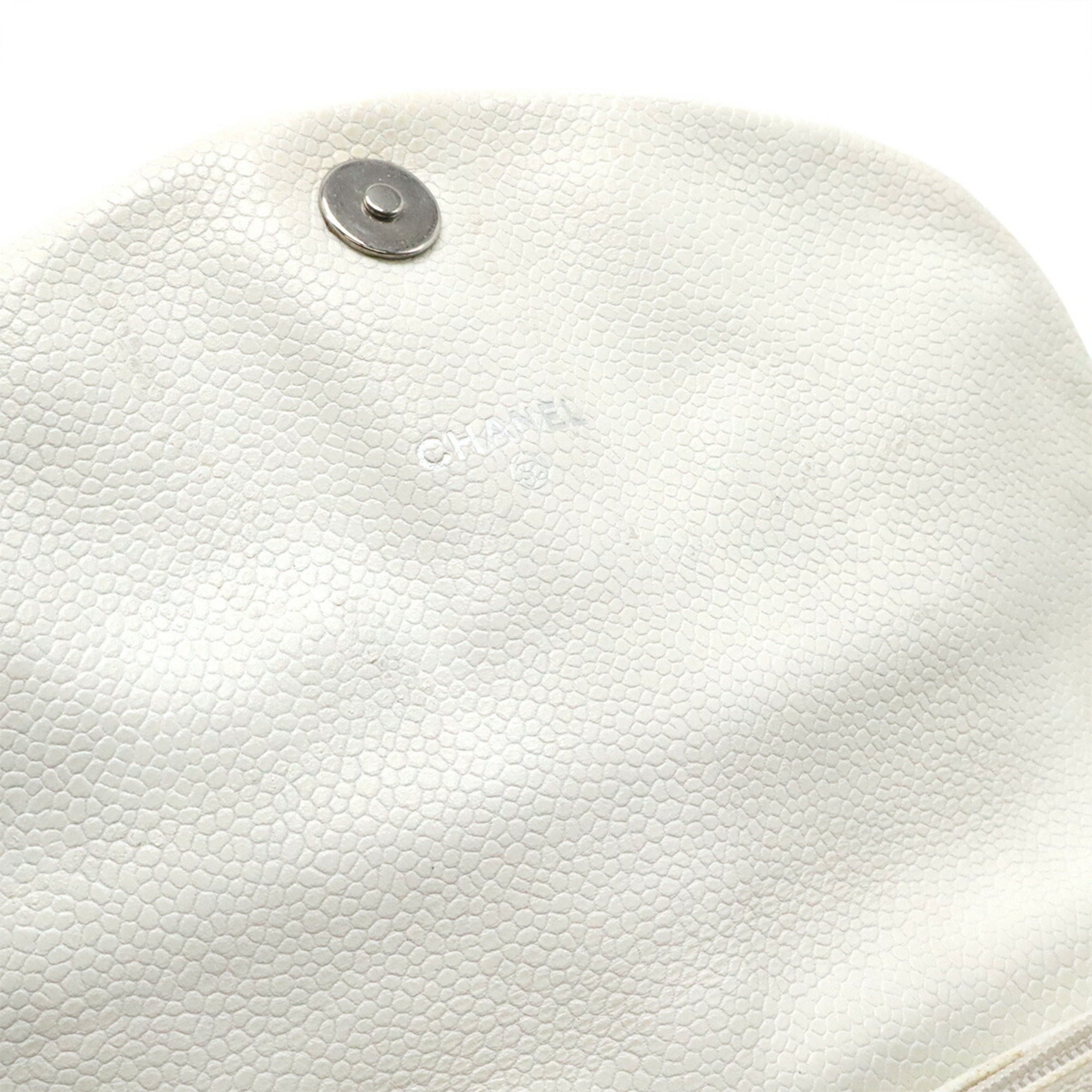 Chanel White Grained Calfskin Pochette Shoulder Bag (Pre-Owned)
