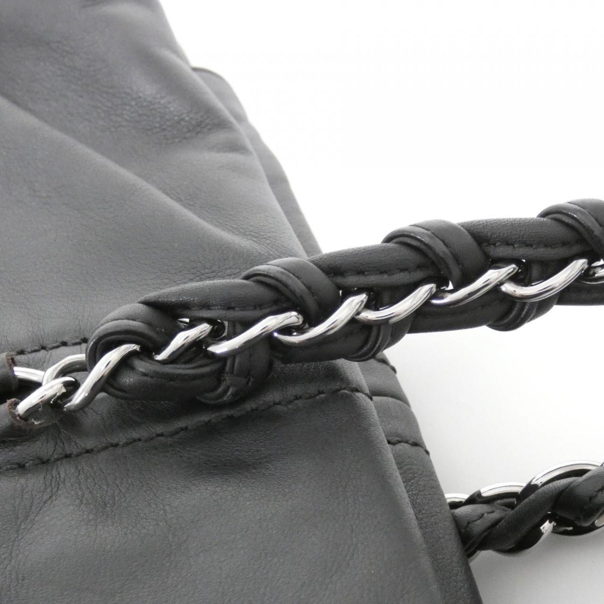 Chanel Black Leather Shoulder Bag (Pre-Owned)