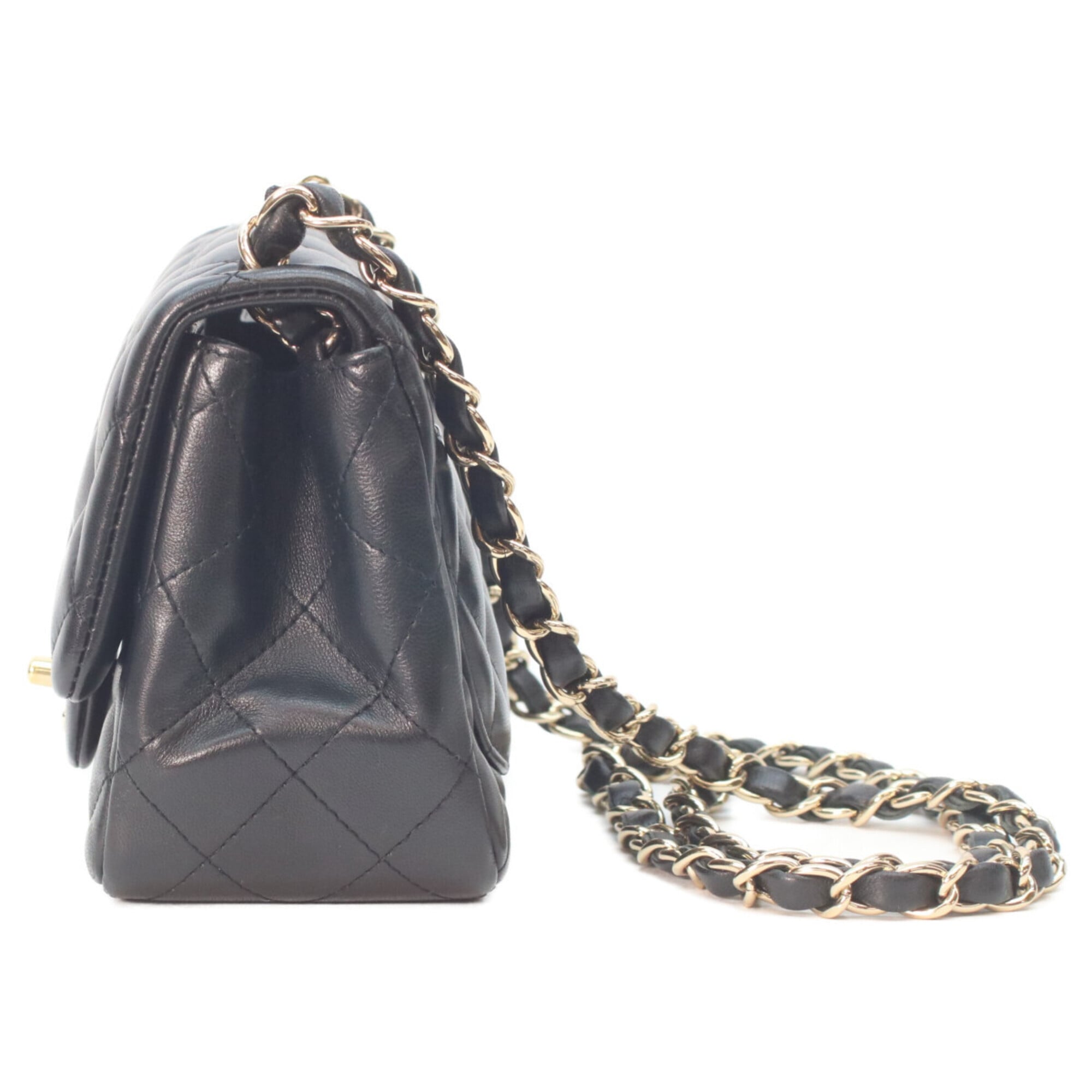 Chanel Black Leather Shoulder Bag (Pre-Owned)