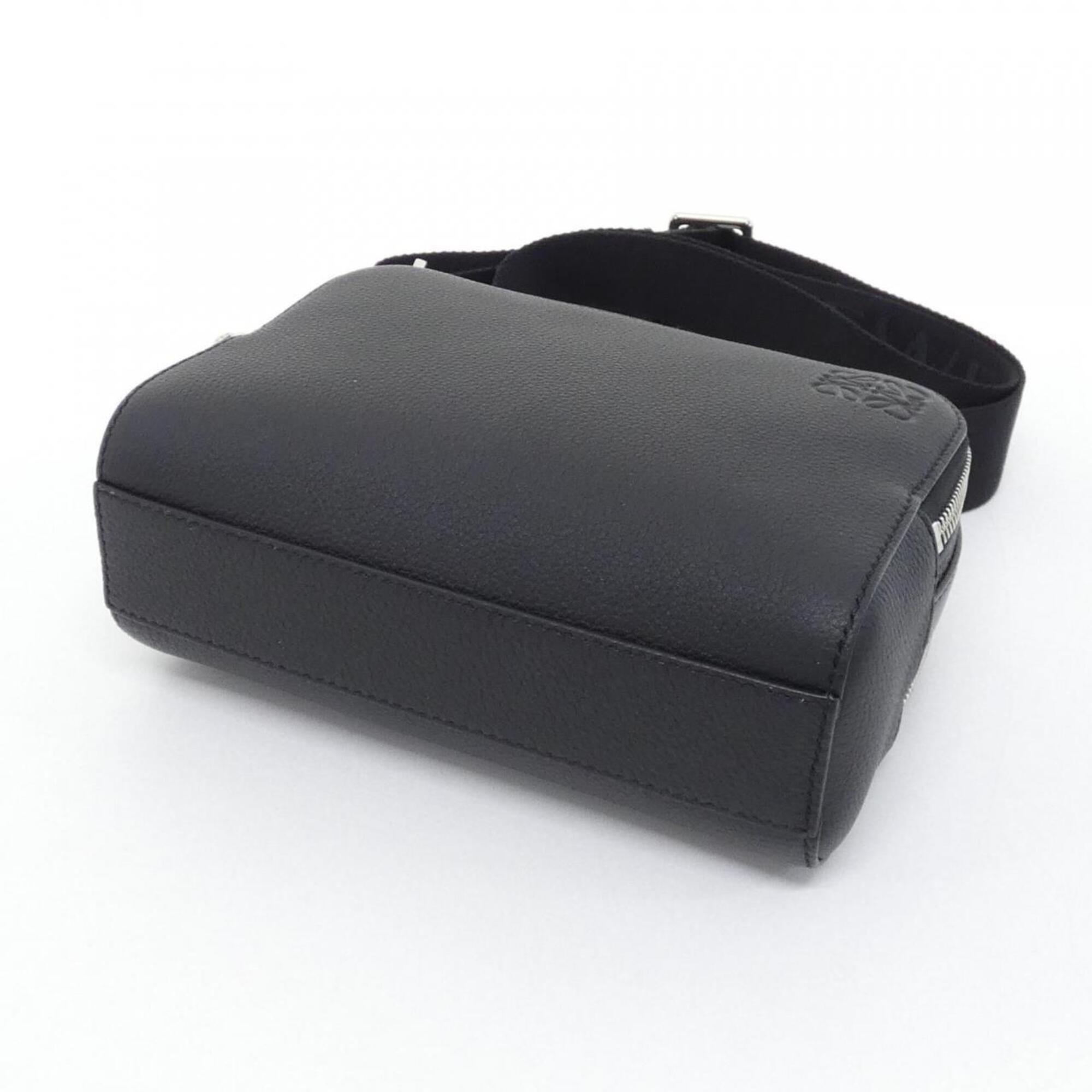 Loewe Black Leather Shoulder Bag (Pre-Owned)