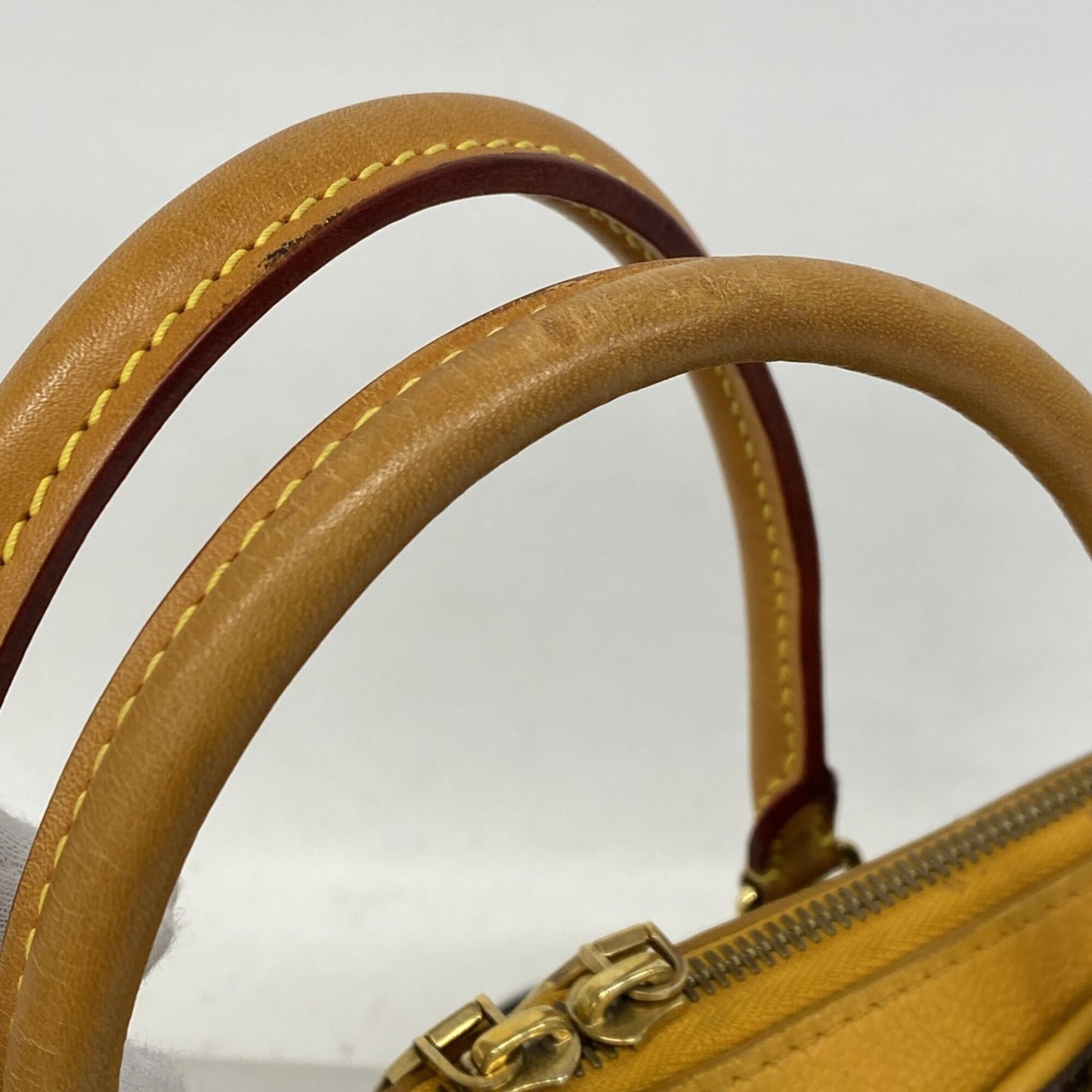 Louis Vuitton Ivory Saffron Handbag (Pre-Owned)