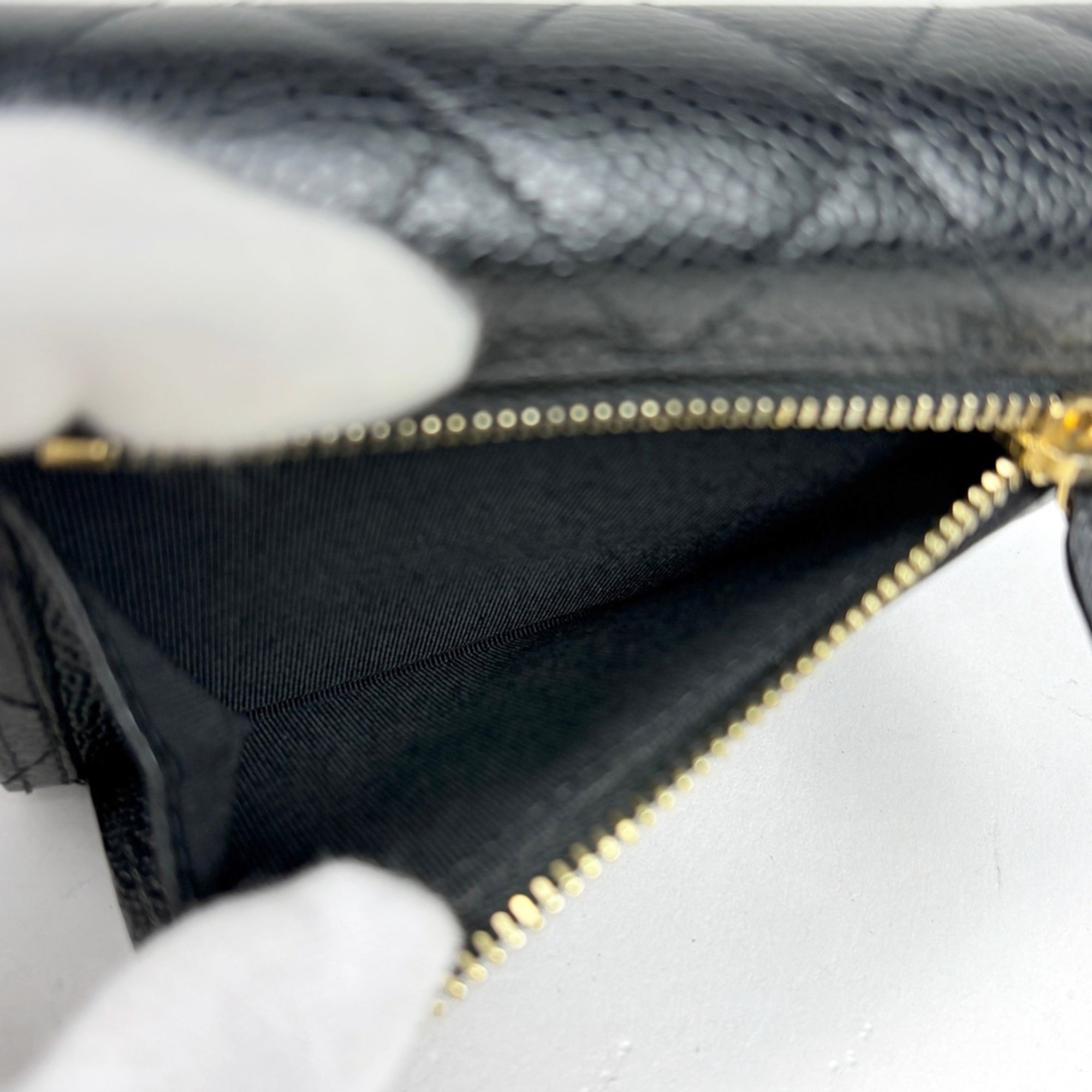Chanel Matelasse Black Grained Calfskin Wallet (Tri-Fold) (Pre-Owned)