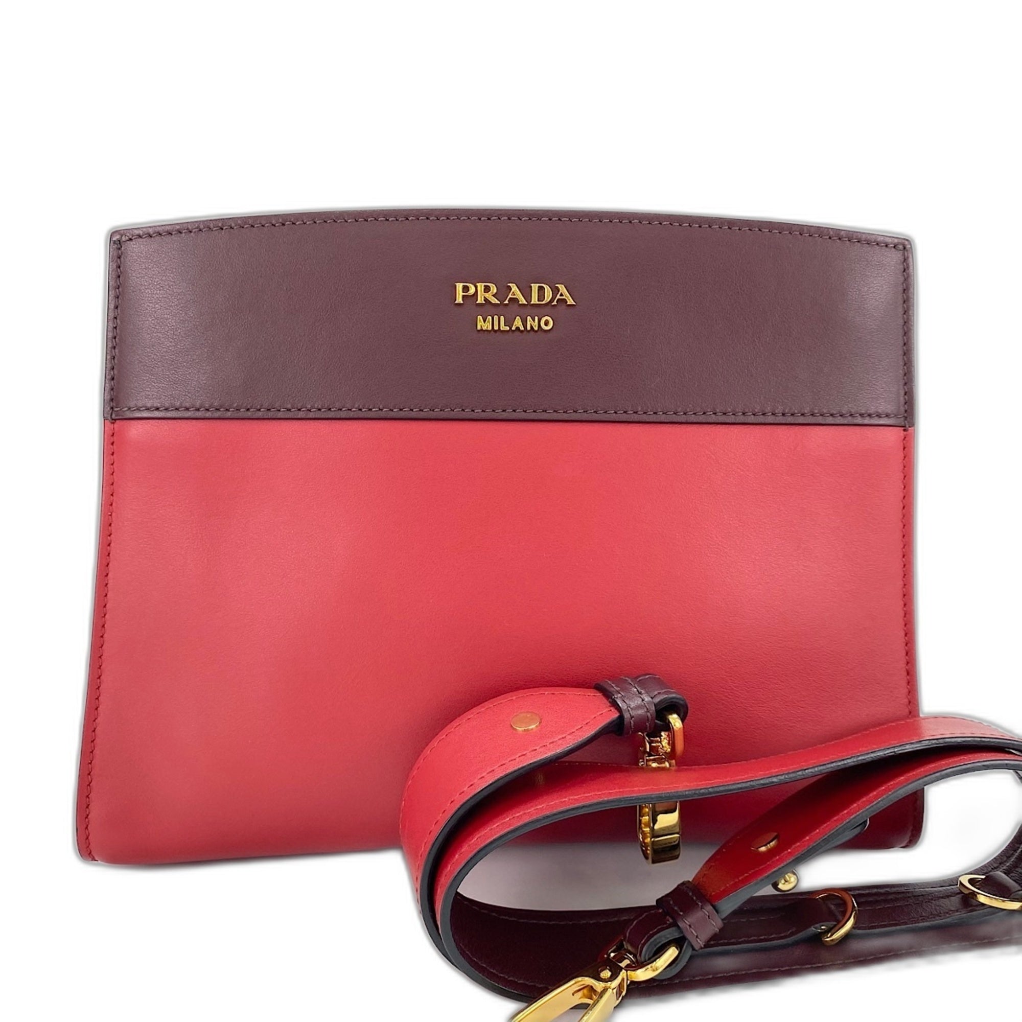 Prada Red Color Leather Shoulder Bag (Pre-Owned)