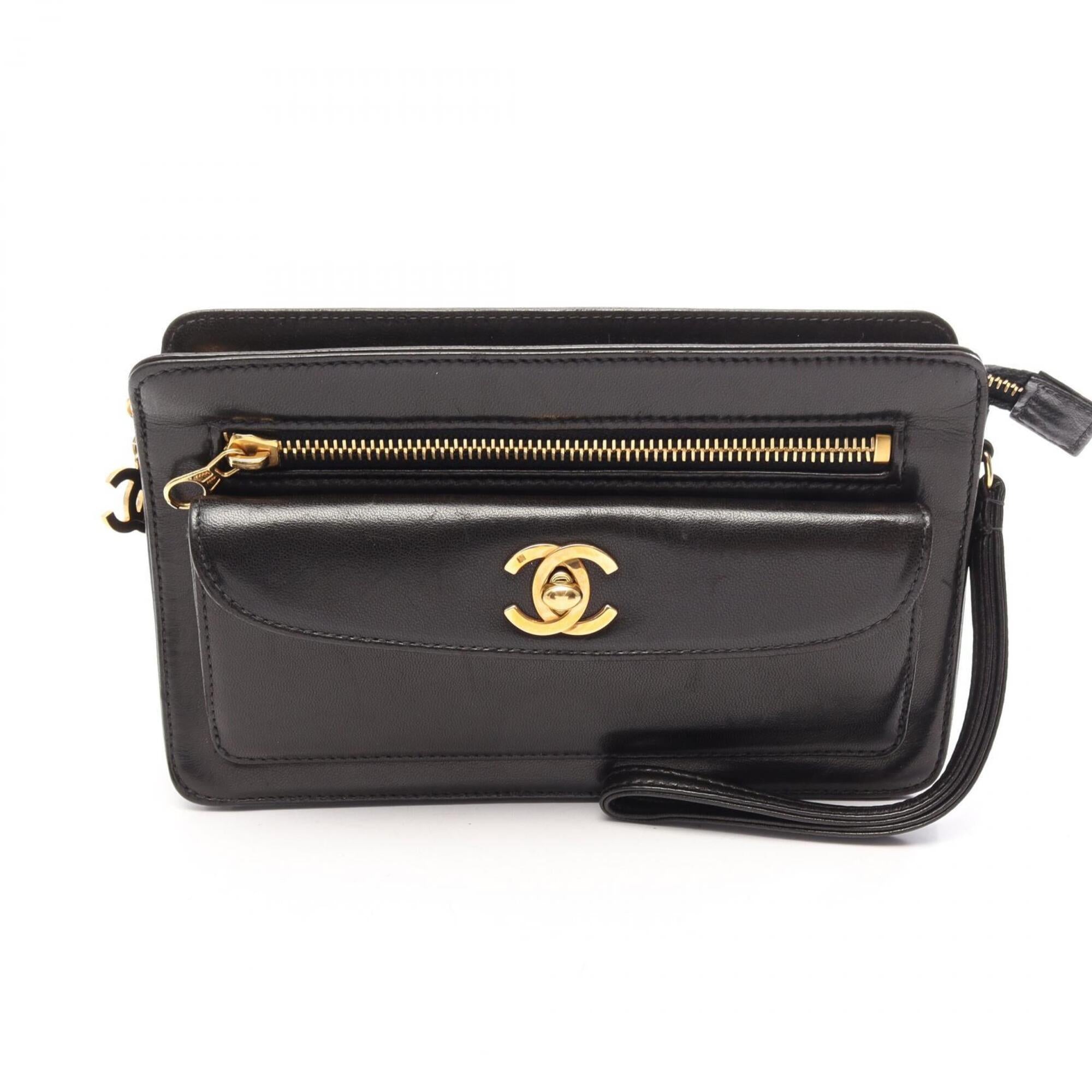 Chanel Black Leather Clutch Bag Handbag (Pre-Owned)