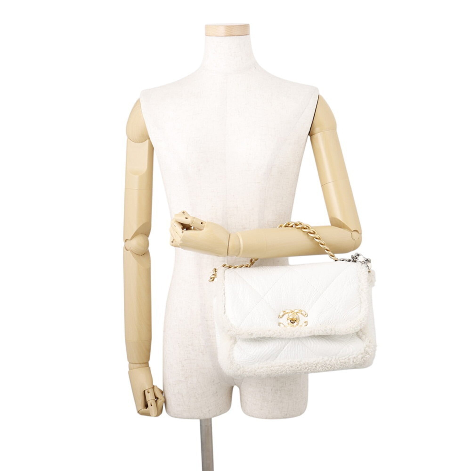 Chanel White Handbag Shoulder Bag (Pre-Owned)