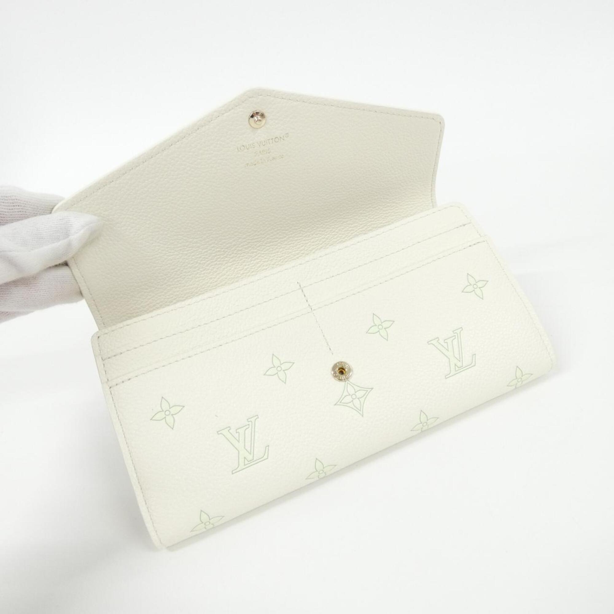Louis Vuitton Green White Leather Long Wallet (Bi-Fold) (Pre-Owned)