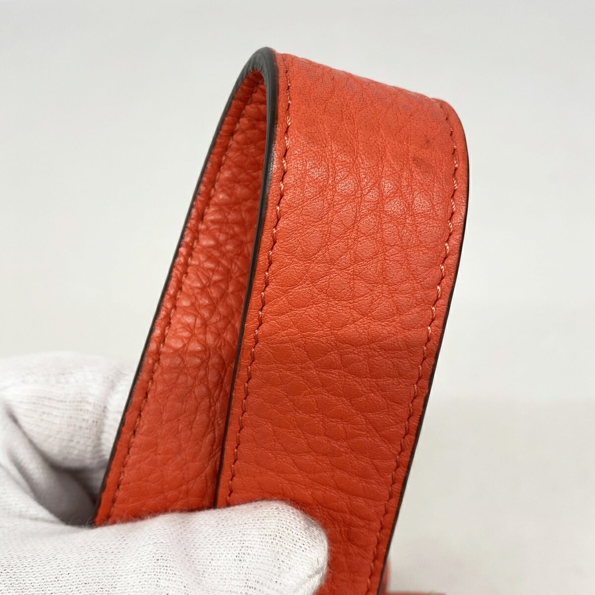 Fendi Red Color Leather Handbag (Pre-Owned)