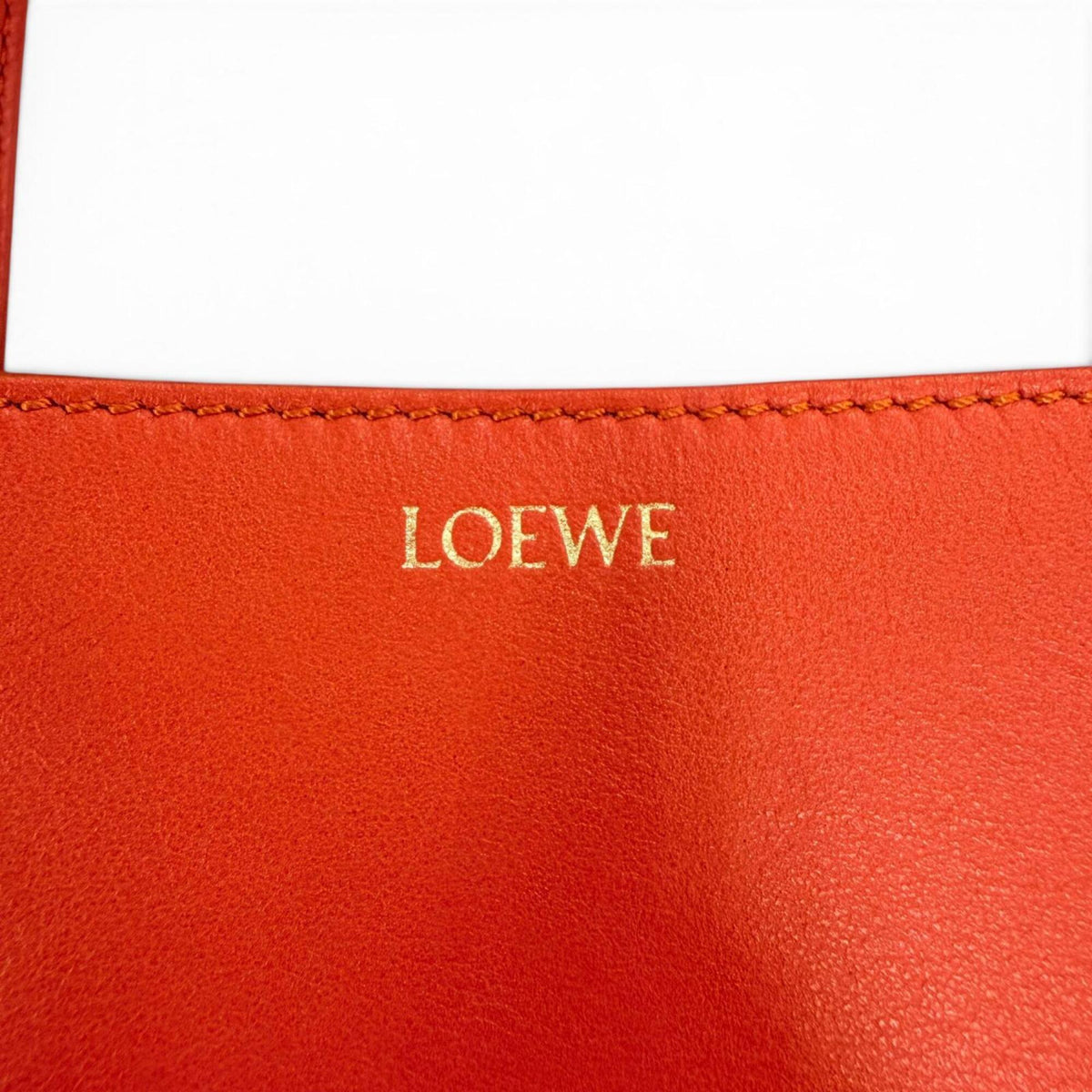 Loewe Red Color Leather Handbag Shoulder Bag (Pre-Owned)