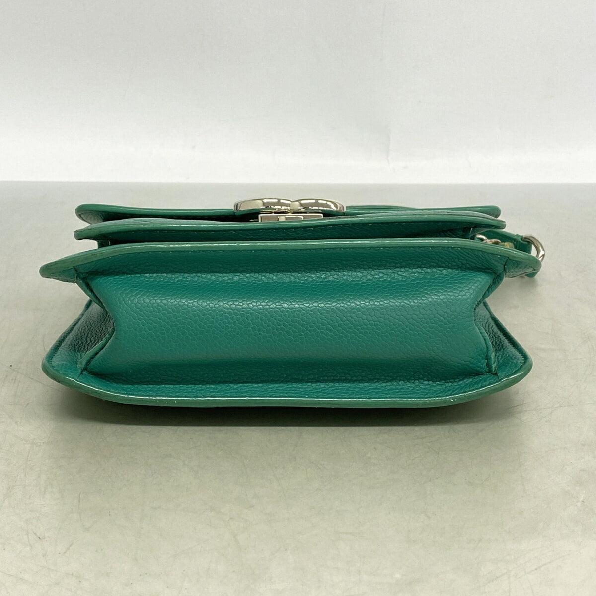 Chanel Green Grained Calfskin Shoulder Bag (Pre-Owned)