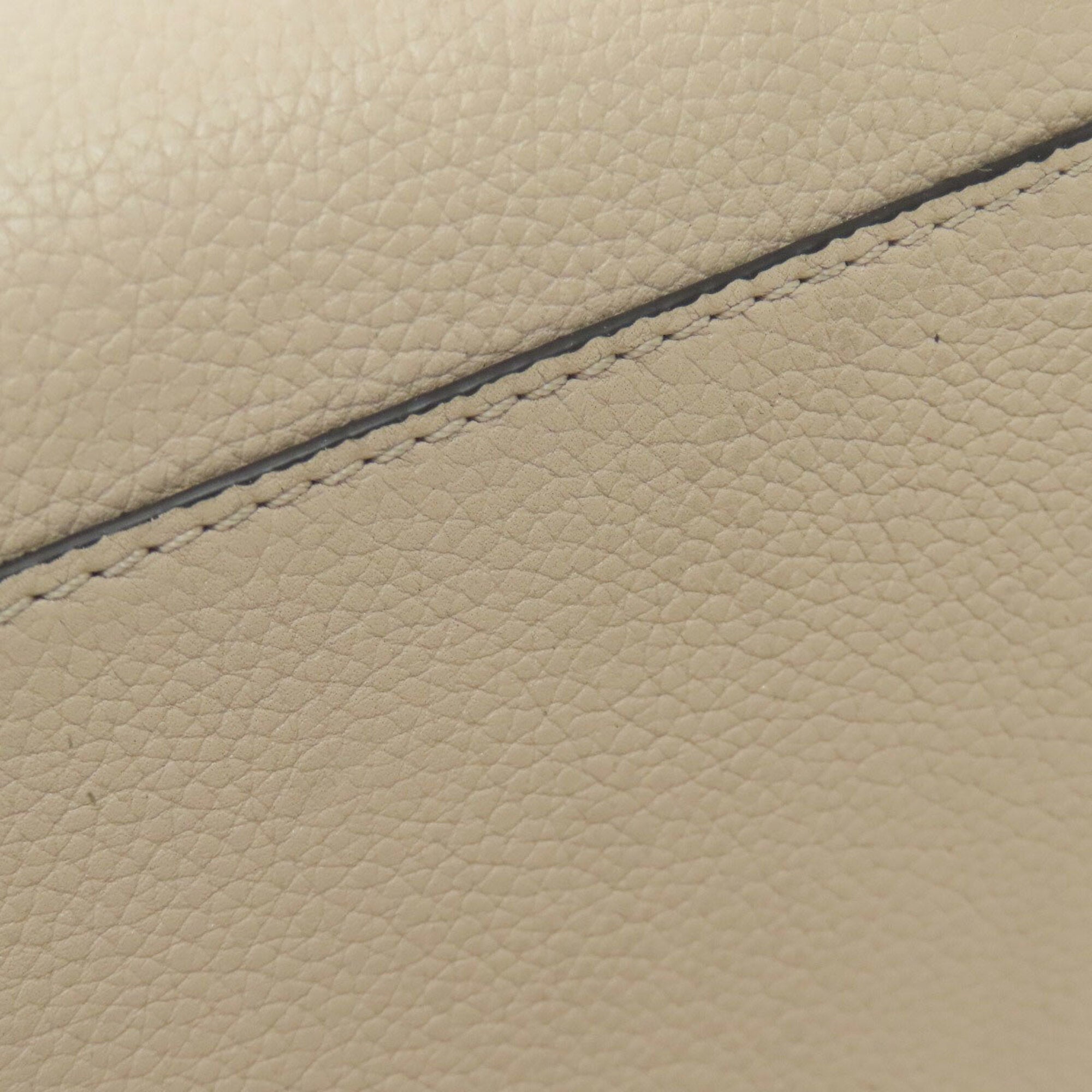 Loewe Grayish Leather Handbag (Pre-Owned)