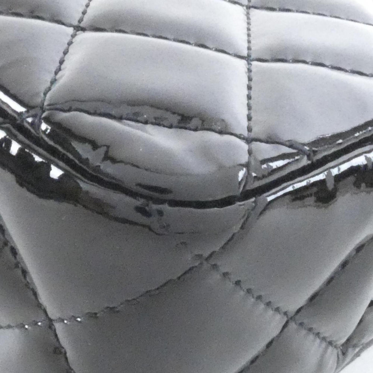 Chanel Black Leather Shoulder Bag (Pre-Owned)