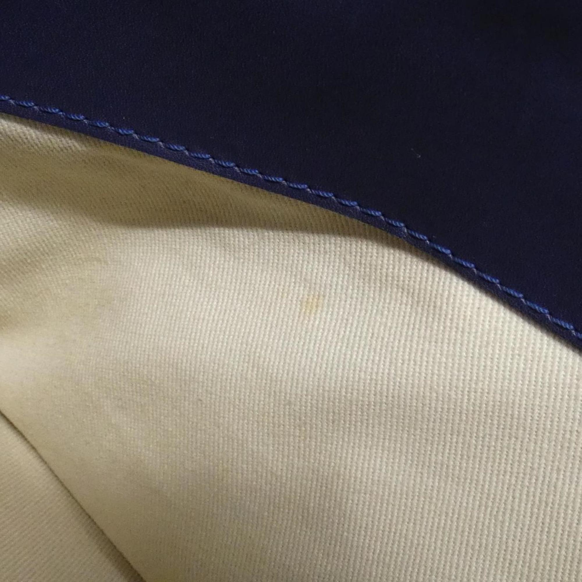 Chanel Blue Leather Shoulder Bag (Pre-Owned)